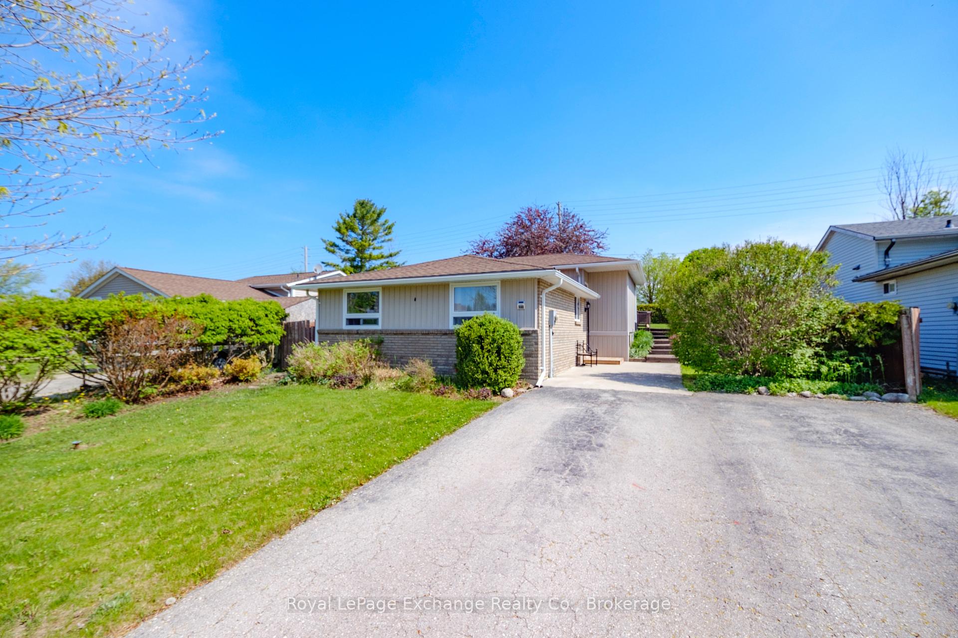 Photo 2 of 660 Johnston Crescent, Kincardine — HOMEH