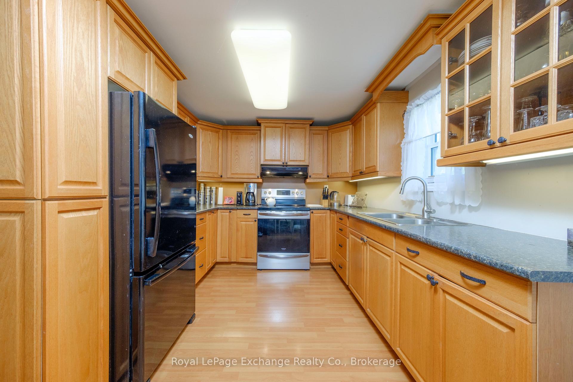 Photo 12 of 660 Johnston Crescent, Kincardine — HOMEH