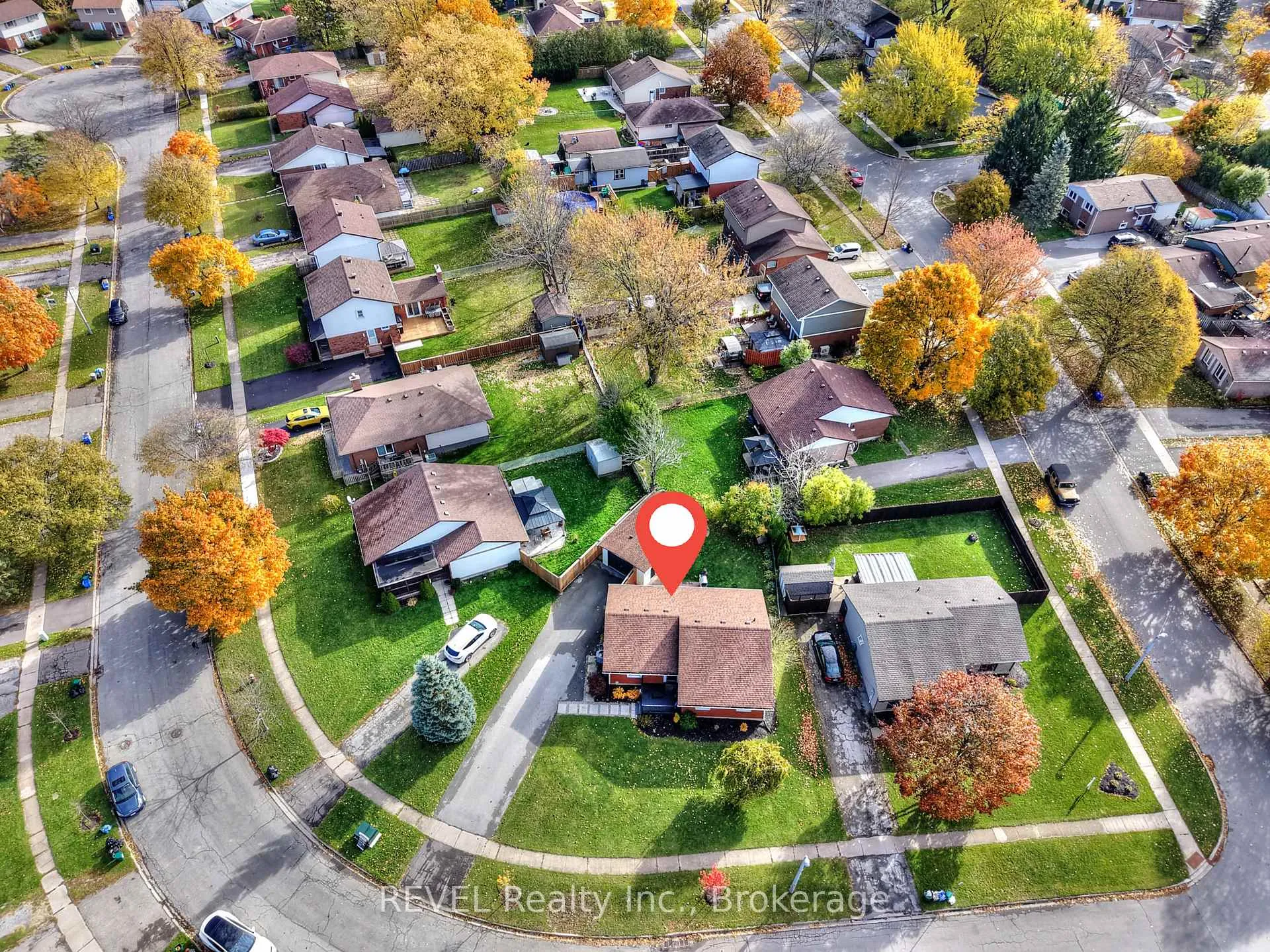 Photo 3 of 11 Newleaf Crescent, Welland, N. Welland — HOMEH