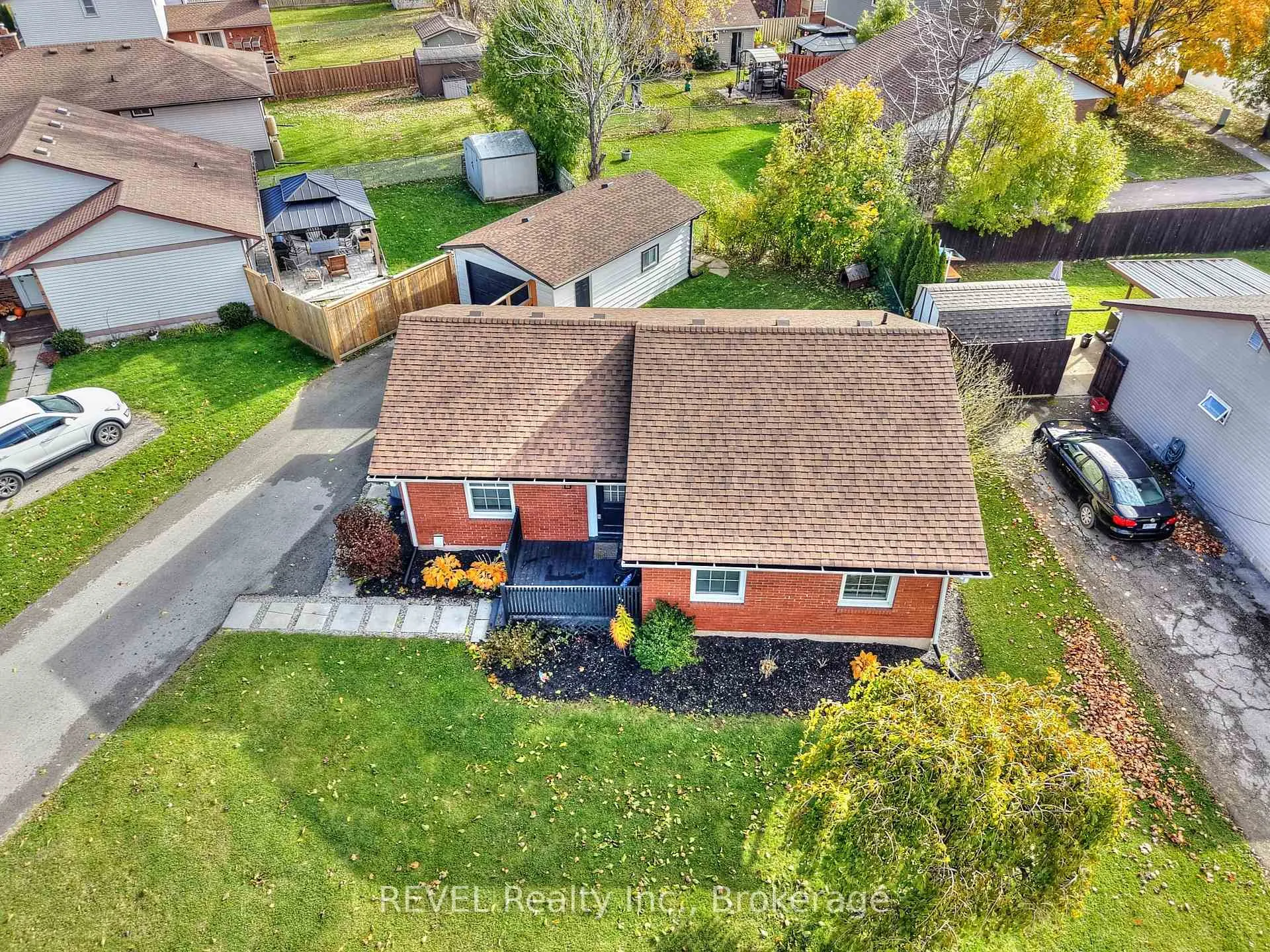 Photo 6 of 11 Newleaf Crescent, Welland, N. Welland — HOMEH