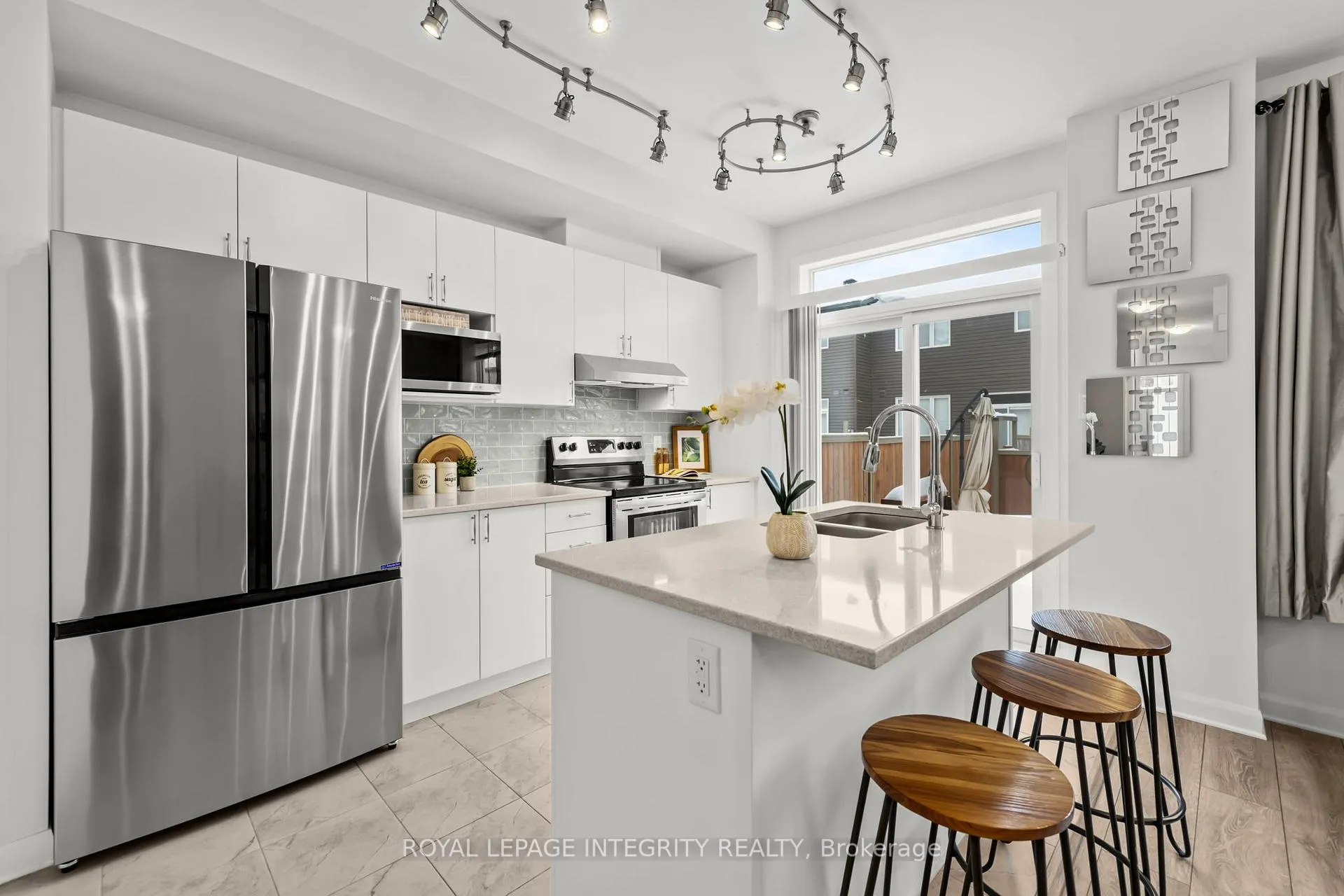 Photo 9 of 77 Gardenpost Terrace, Ottawa, Avalon West — HOMEH