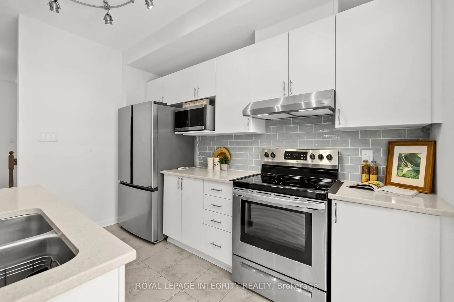Photo 11 of 77 Gardenpost Terrace, Ottawa, Avalon West — HOMEH