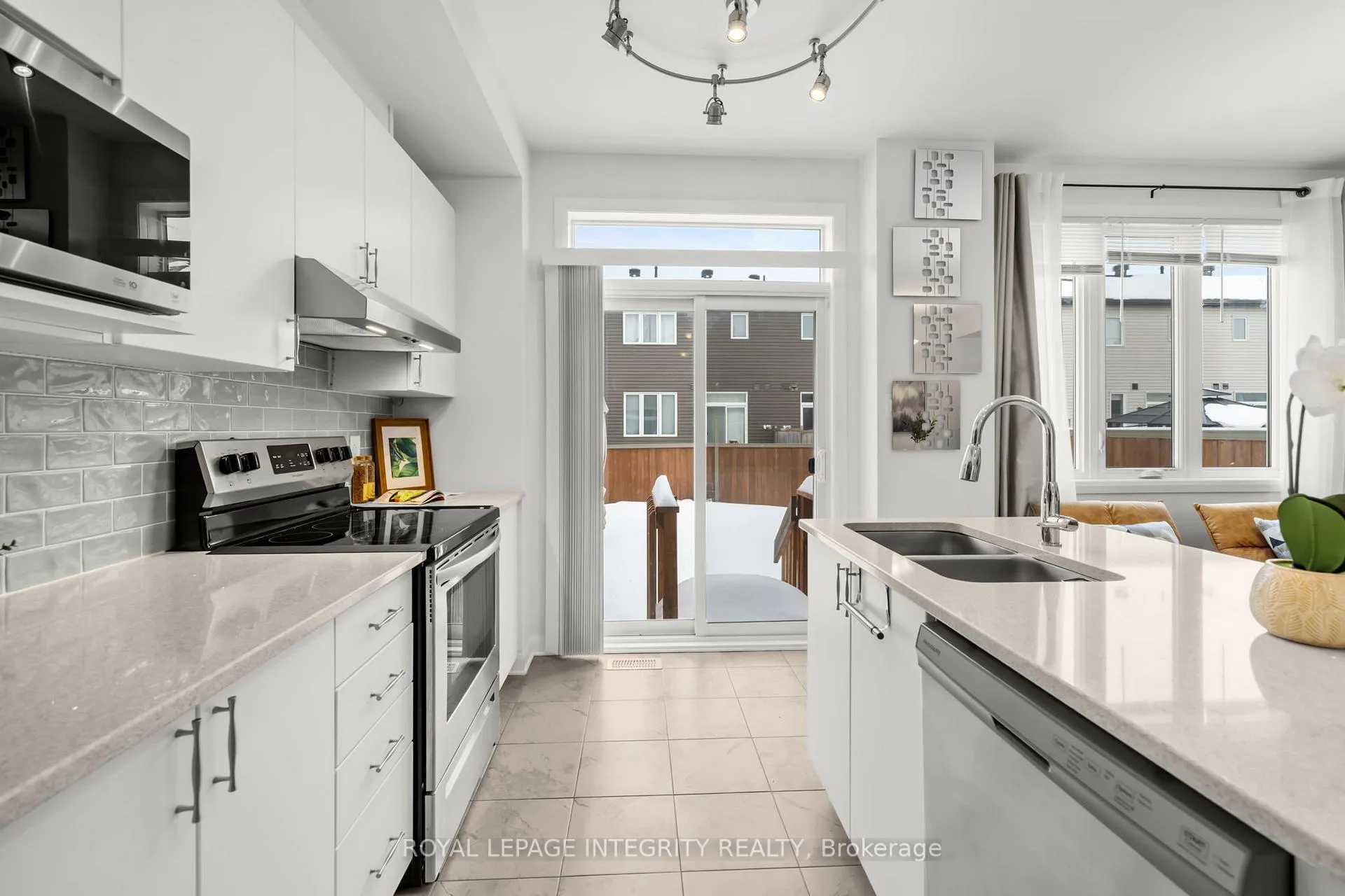Photo 12 of 77 Gardenpost Terrace, Ottawa, Avalon West — HOMEH