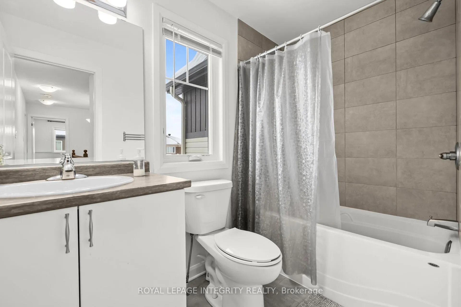 Photo 26 of 77 Gardenpost Terrace, Ottawa, Avalon West — HOMEH