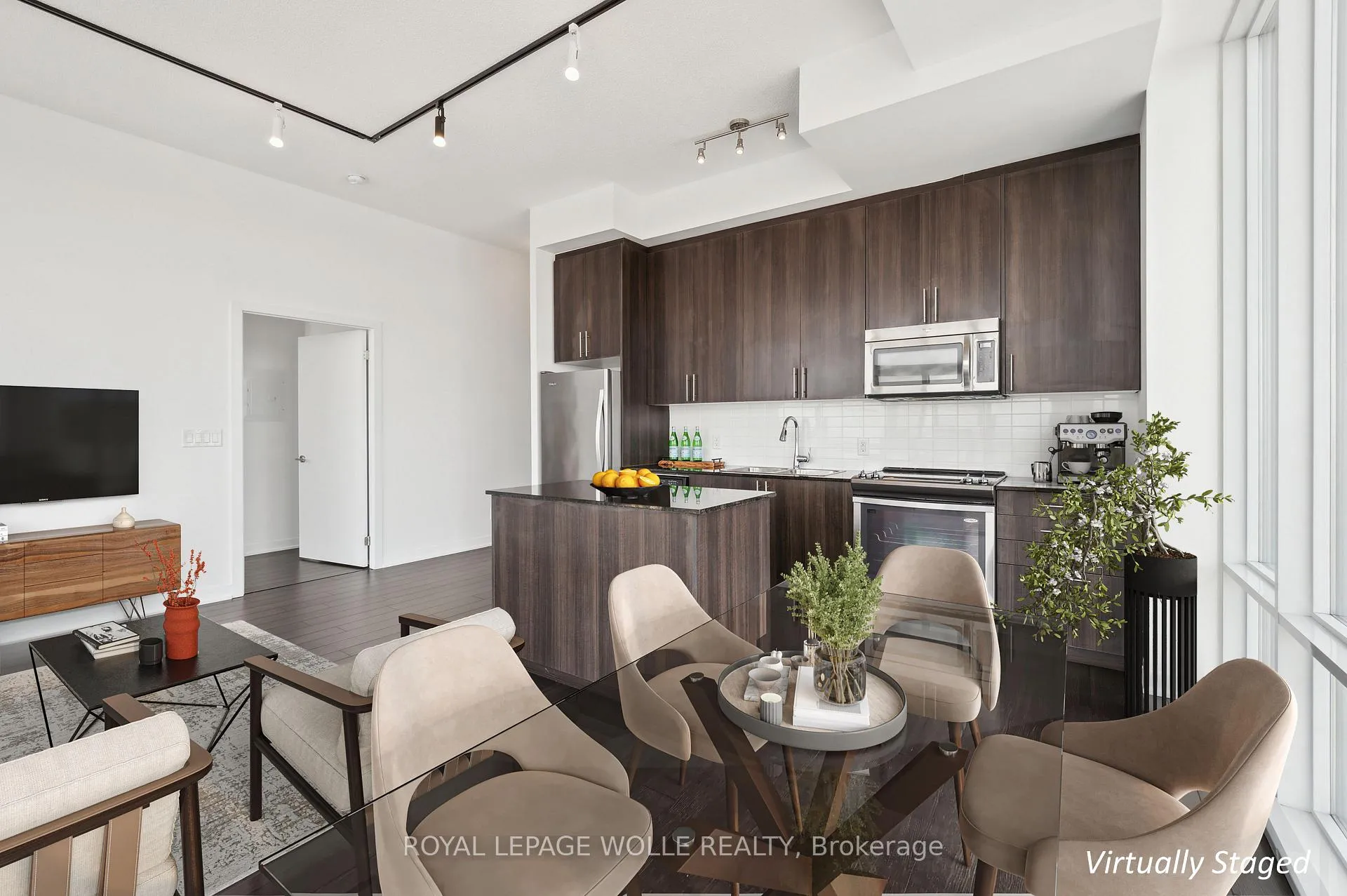 Photo 6 of Unit 1702, 85 Duke Street W, Waterloo — HOMEH