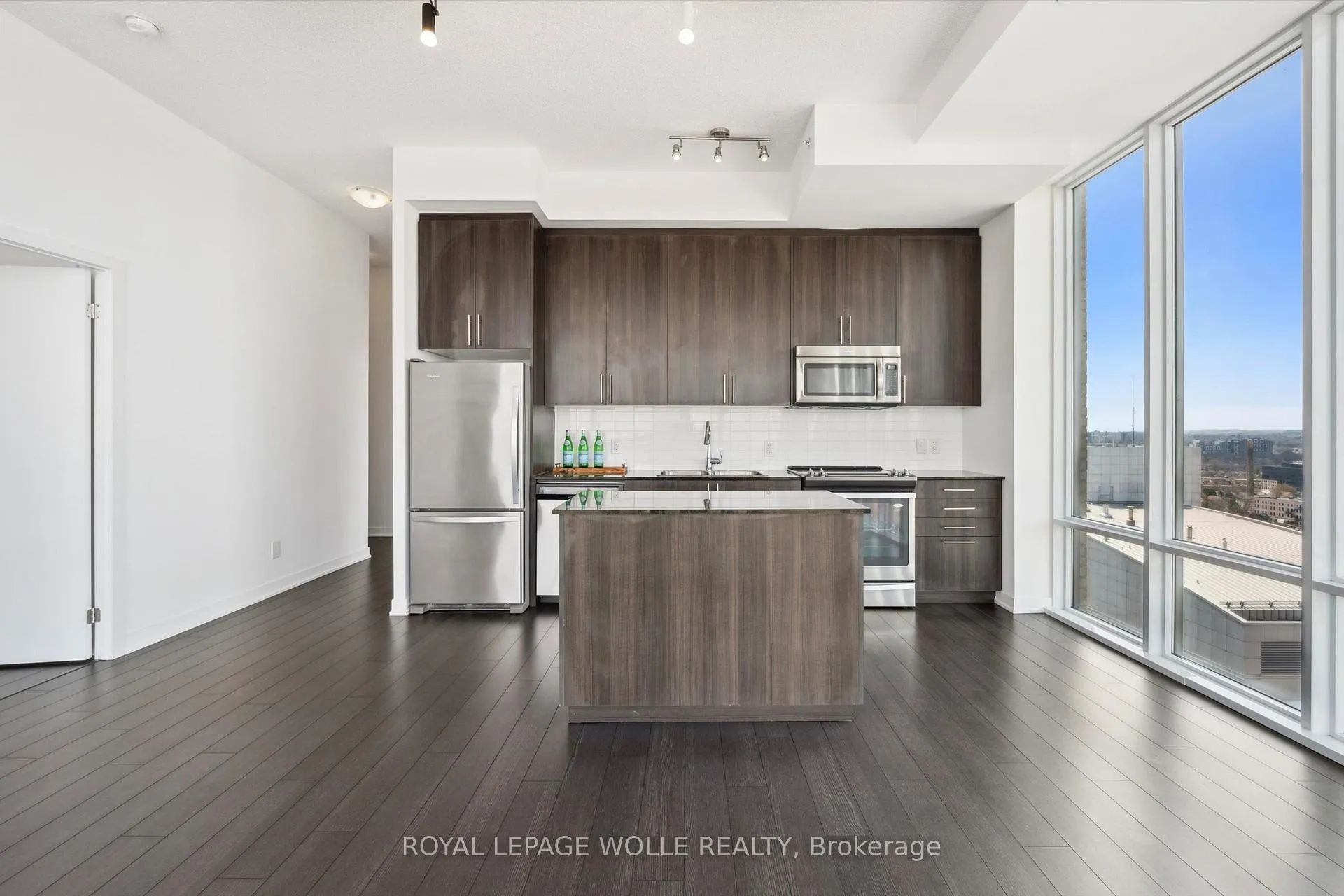 Photo 8 of Unit 1702, 85 Duke Street W, Waterloo — HOMEH