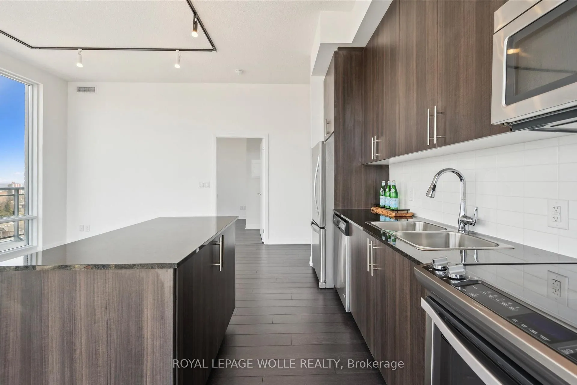 Photo 12 of Unit 1702, 85 Duke Street W, Waterloo — HOMEH