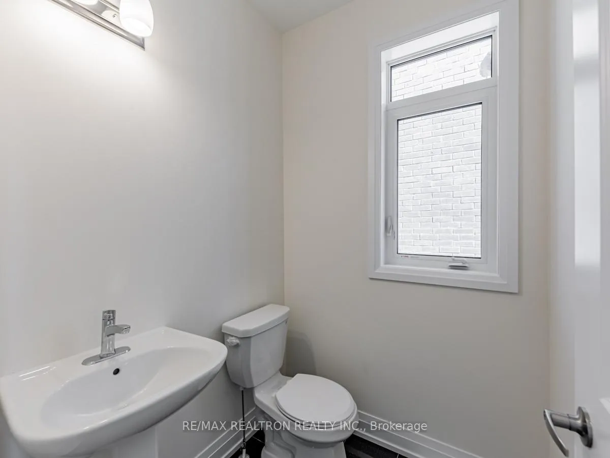 Photo 4 of 18 Daffodil Road, Springwater, Minesing — HOMEH