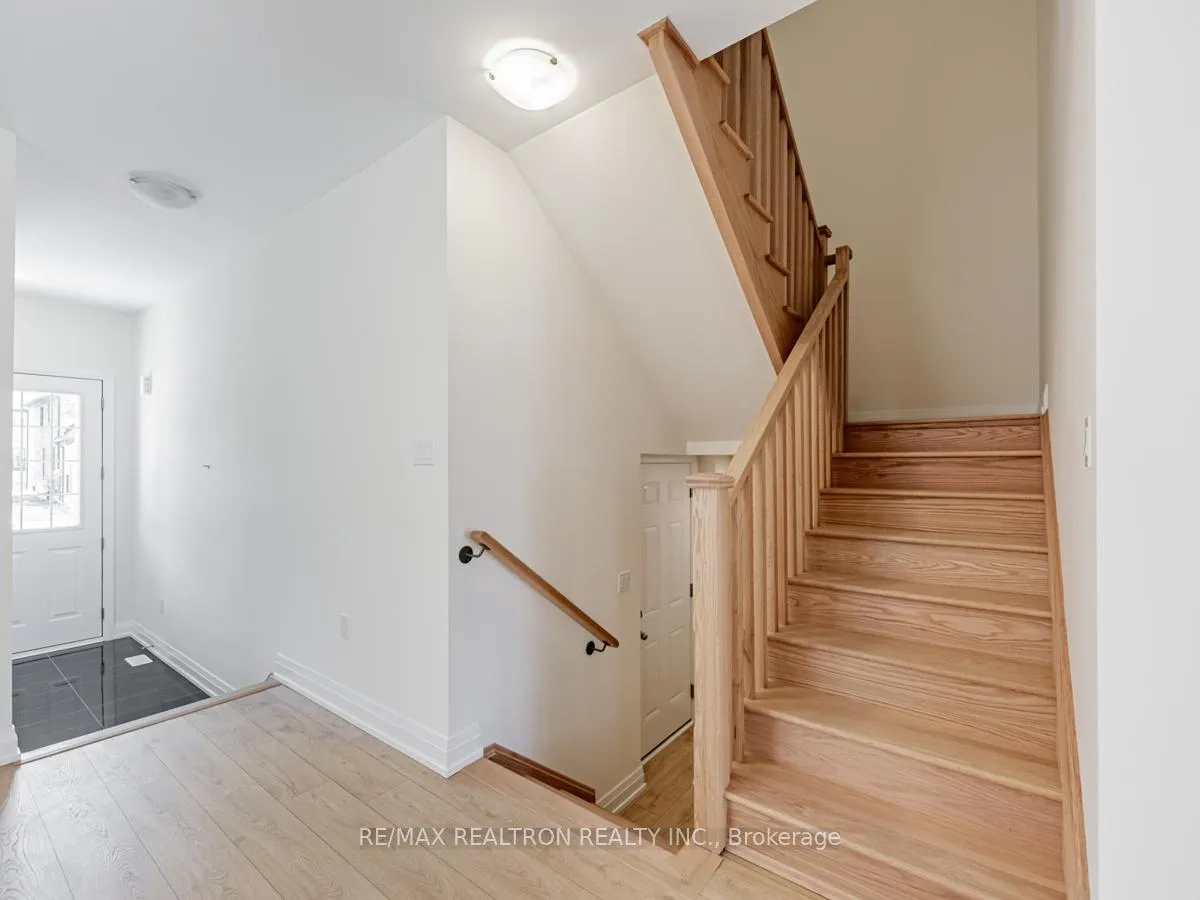 Photo 5 of 18 Daffodil Road, Springwater, Minesing — HOMEH