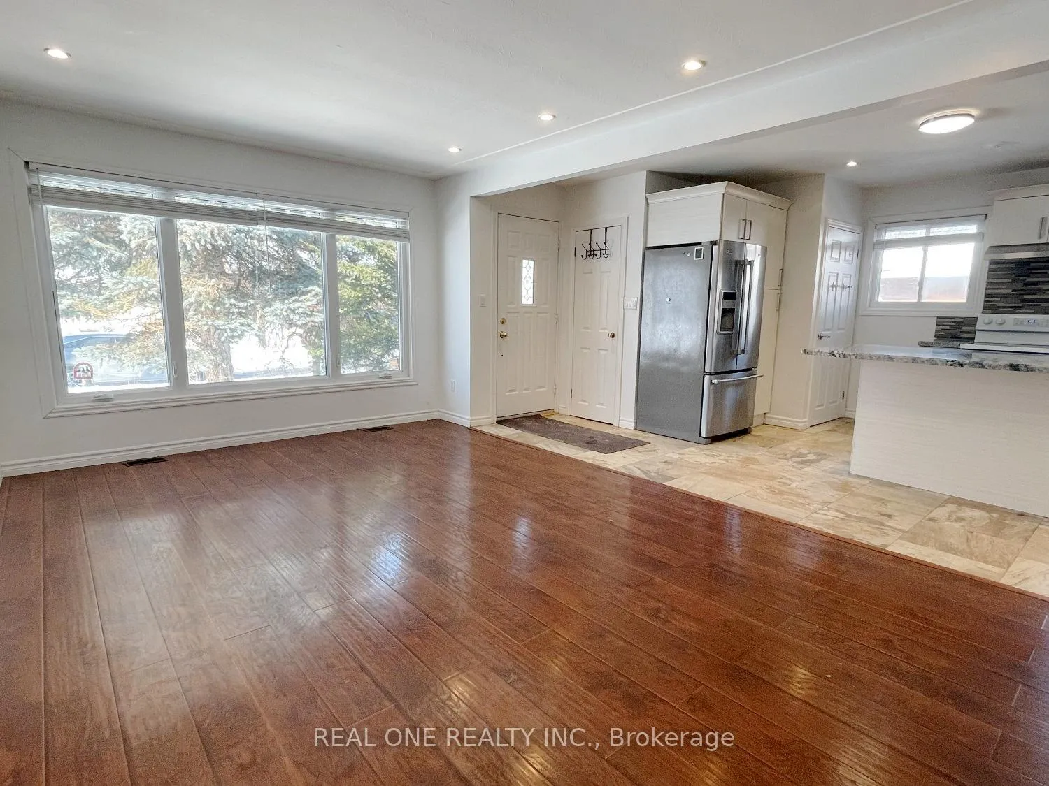 Photo 6 of Unit Upper, 99 Warren Avenue, Hamilton, Balfour — HOMEH
