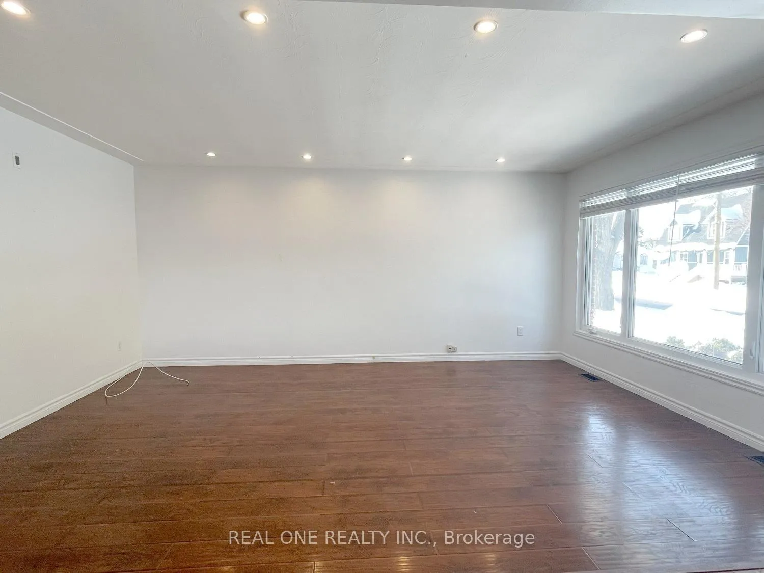 Photo 8 of Unit Upper, 99 Warren Avenue, Hamilton, Balfour — HOMEH