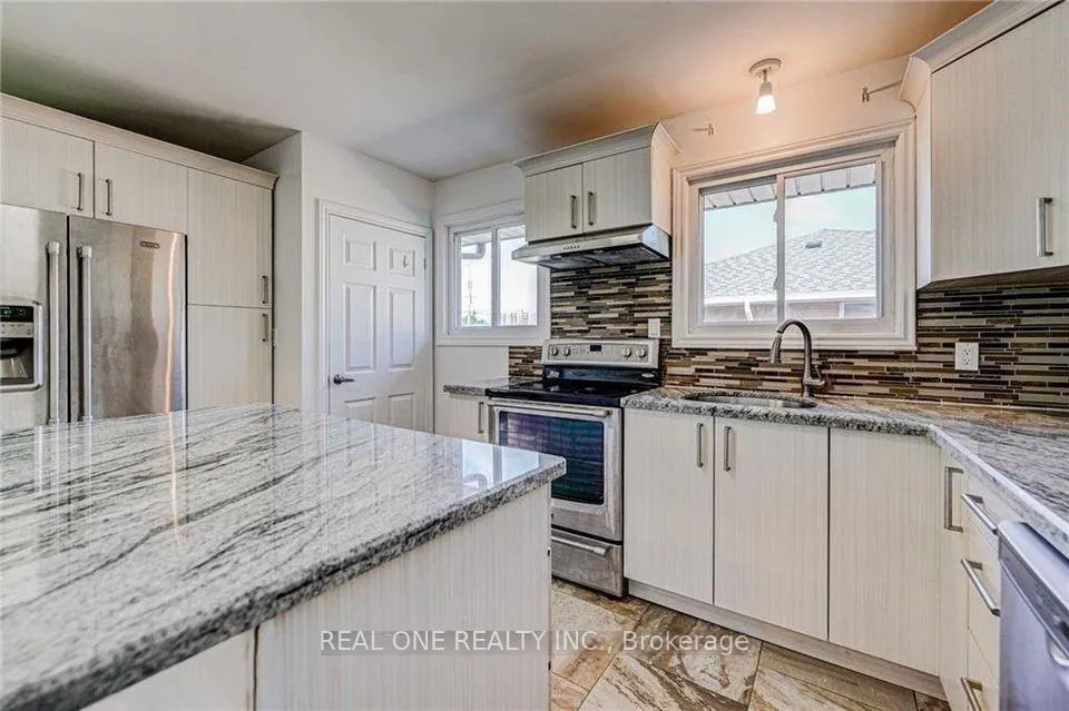 Photo 11 of Unit Upper, 99 Warren Avenue, Hamilton, Balfour — HOMEH