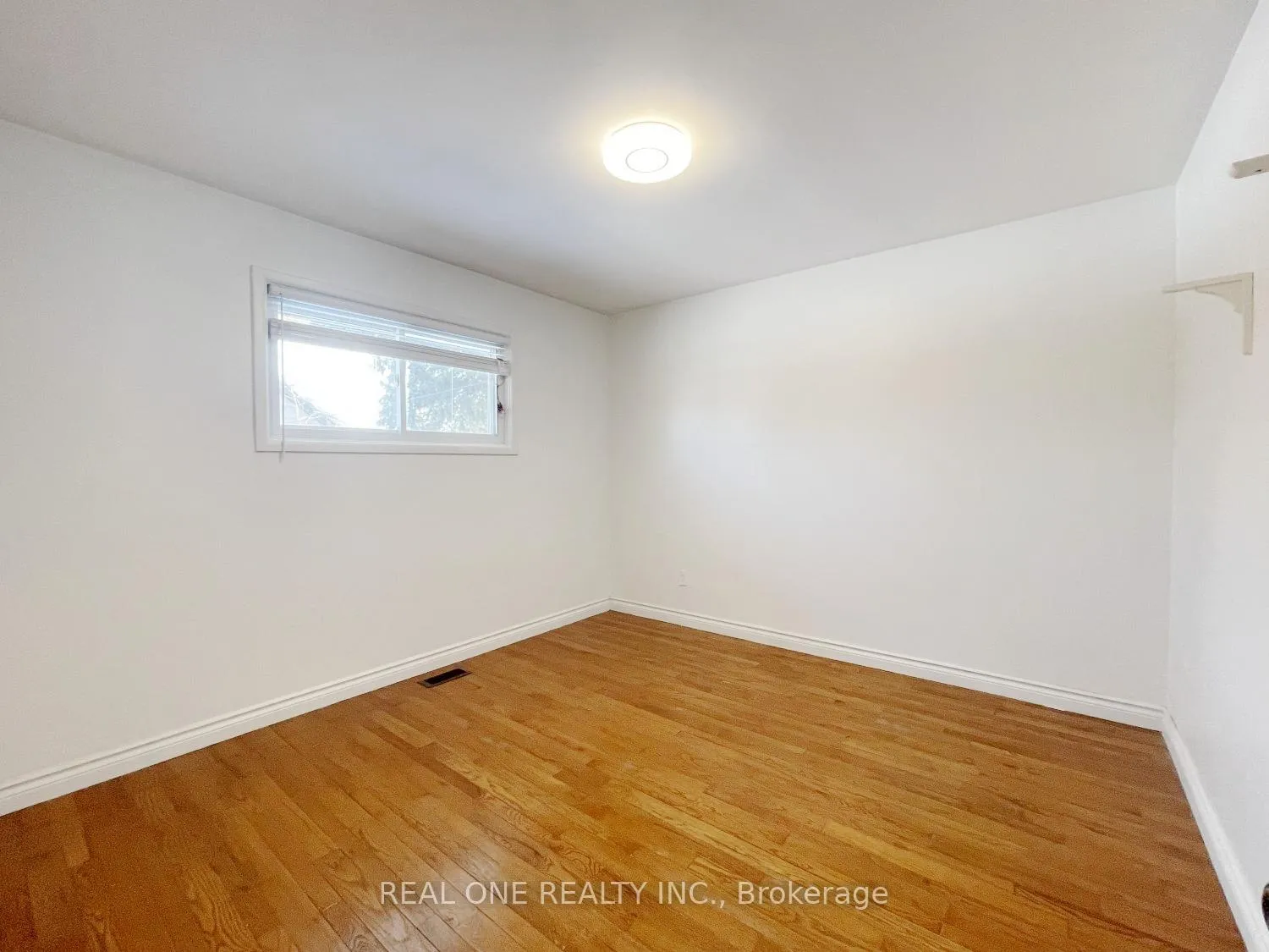 Photo 15 of Unit Upper, 99 Warren Avenue, Hamilton, Balfour — HOMEH
