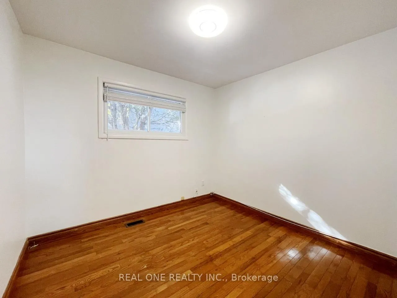 Photo 17 of Unit Upper, 99 Warren Avenue, Hamilton, Balfour — HOMEH