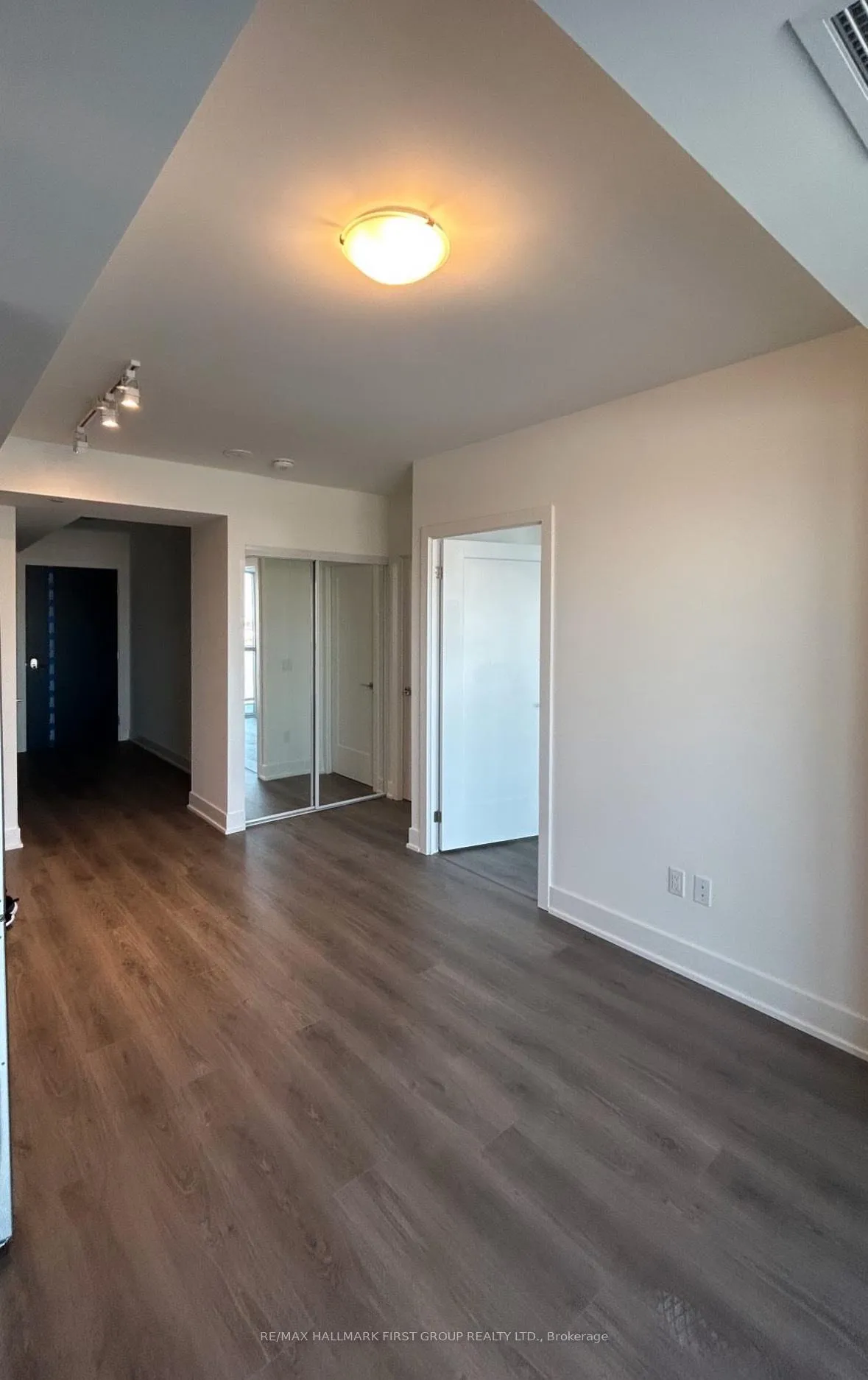 Photo 3 of 2545 Simcoe St N, Oshawa, Windfields — HOMEH