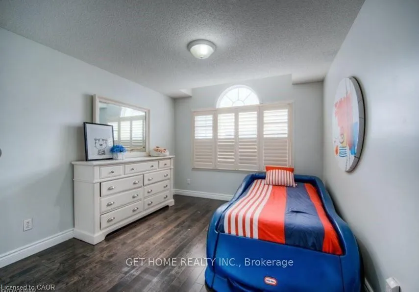 Photo 9 of 76 Isabella Street, Kitchener — HOMEH