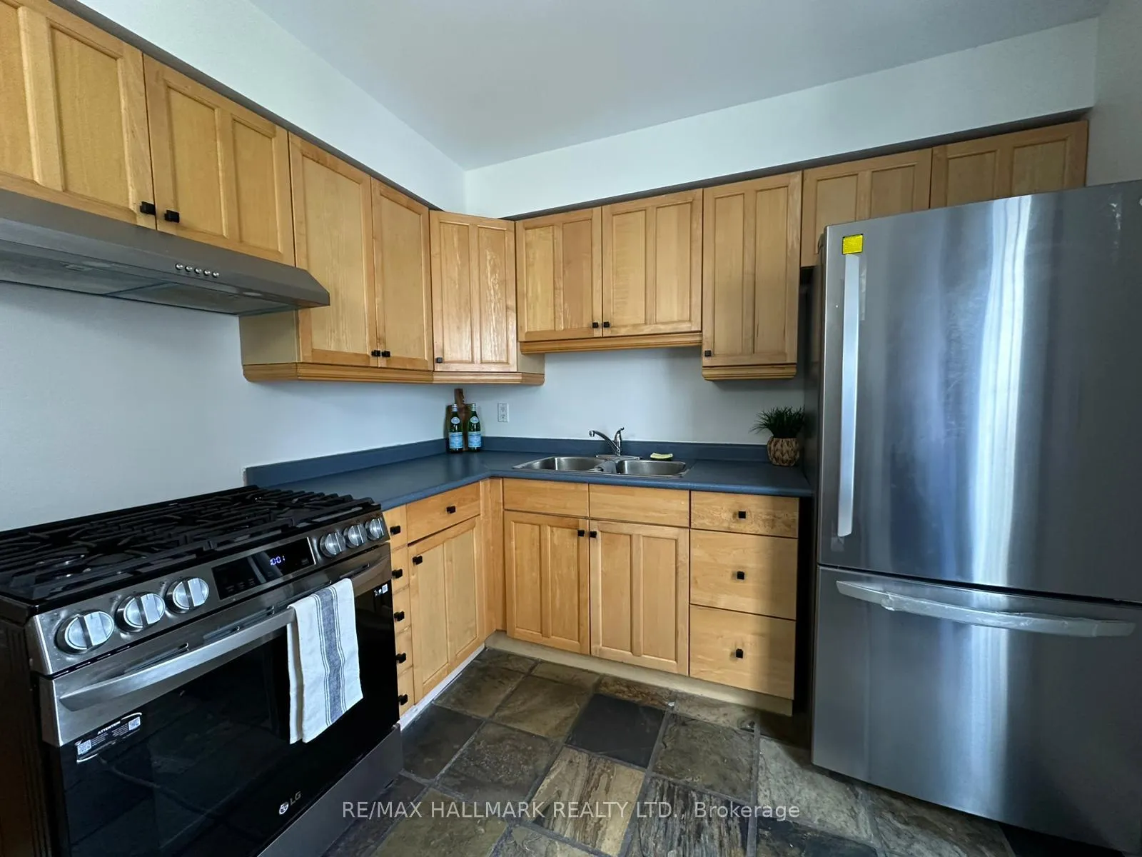 Photo 2 of Unit 2, 571 Pape Avenue, Toronto, Blake-Jones — HOMEH