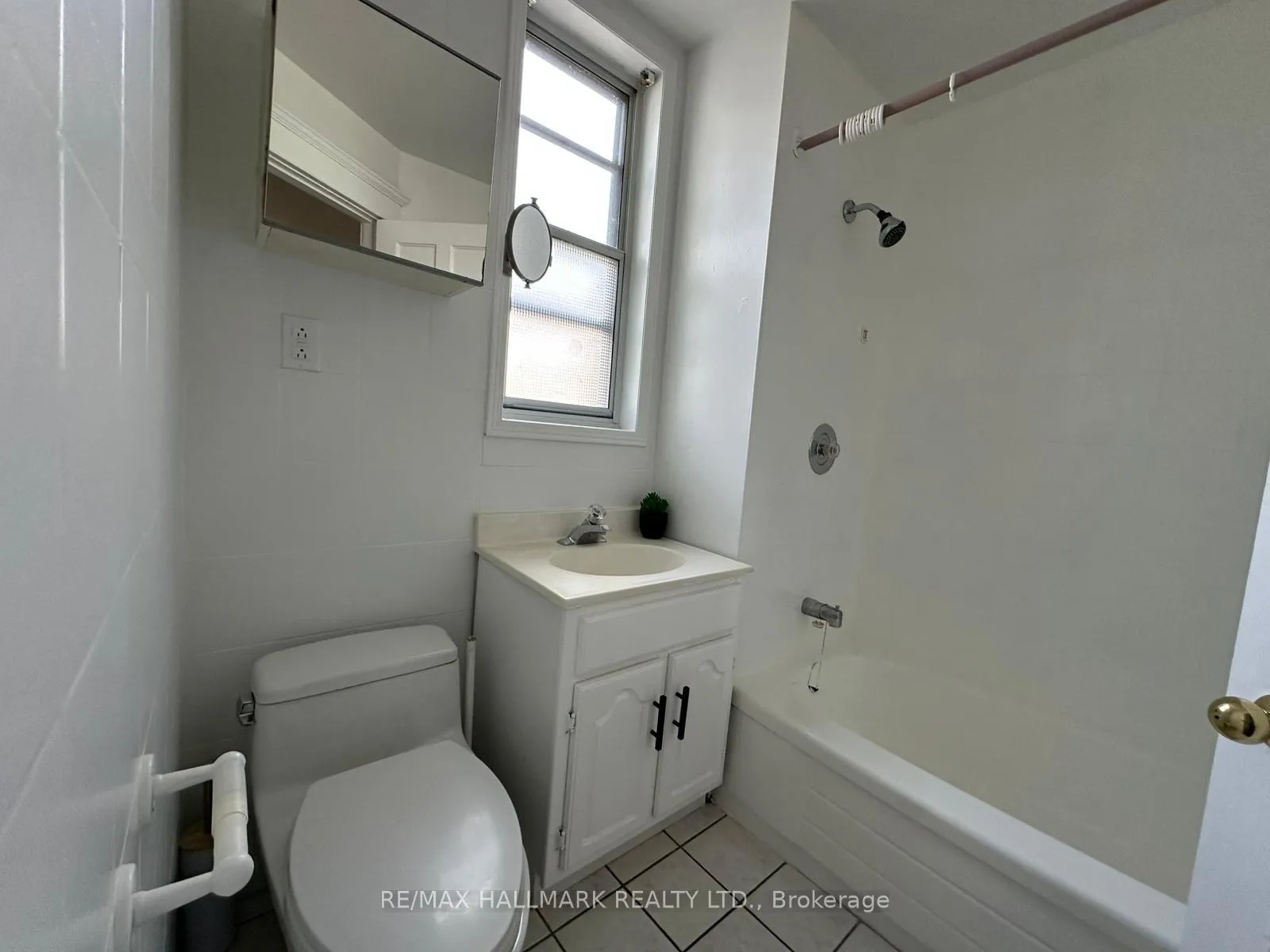 Photo 13 of Unit 2, 571 Pape Avenue, Toronto, Blake-Jones — HOMEH
