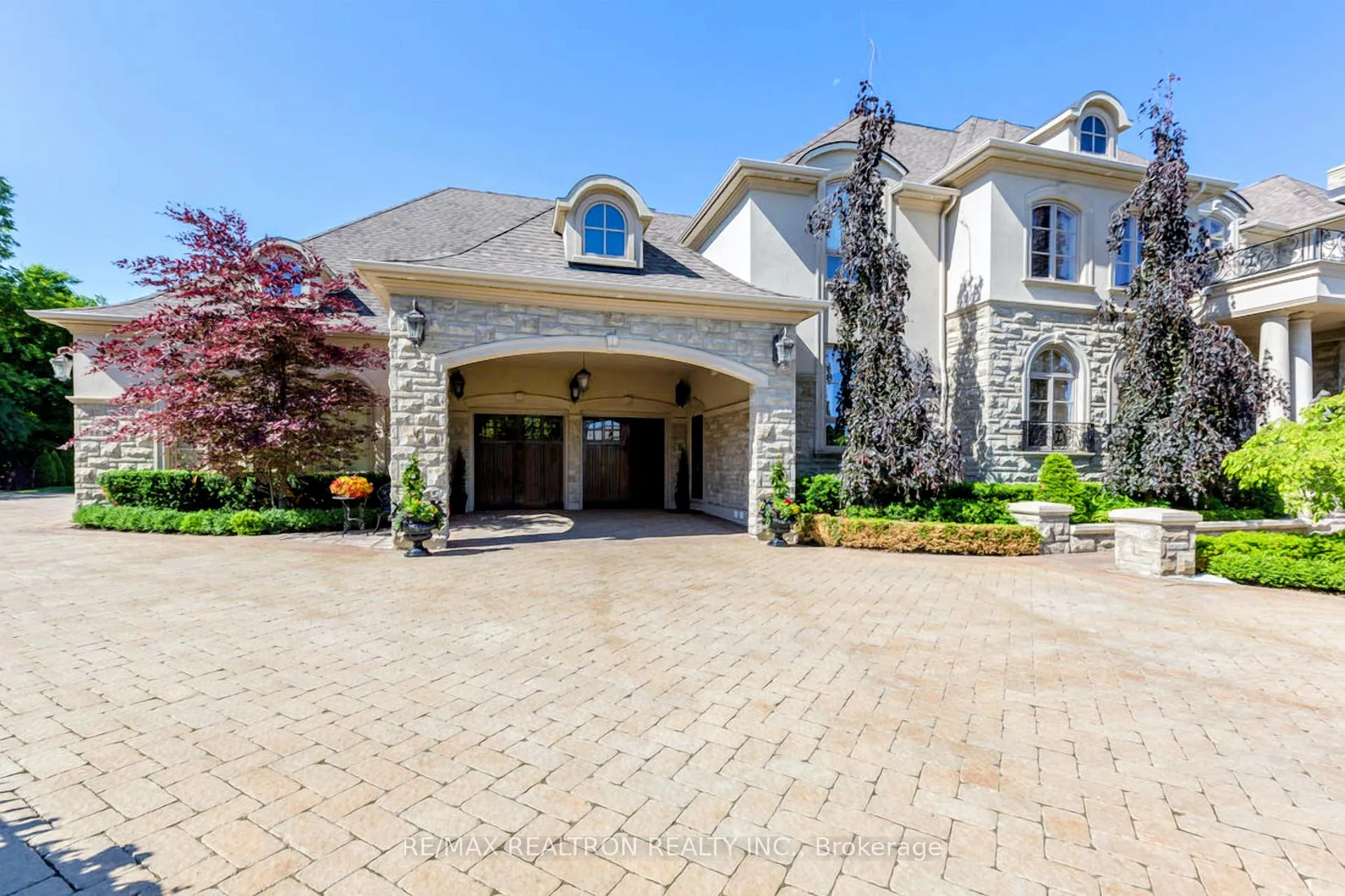 Photo 9 of 30 Nightfall Court, Vaughan, Kleinburg — HOMEH