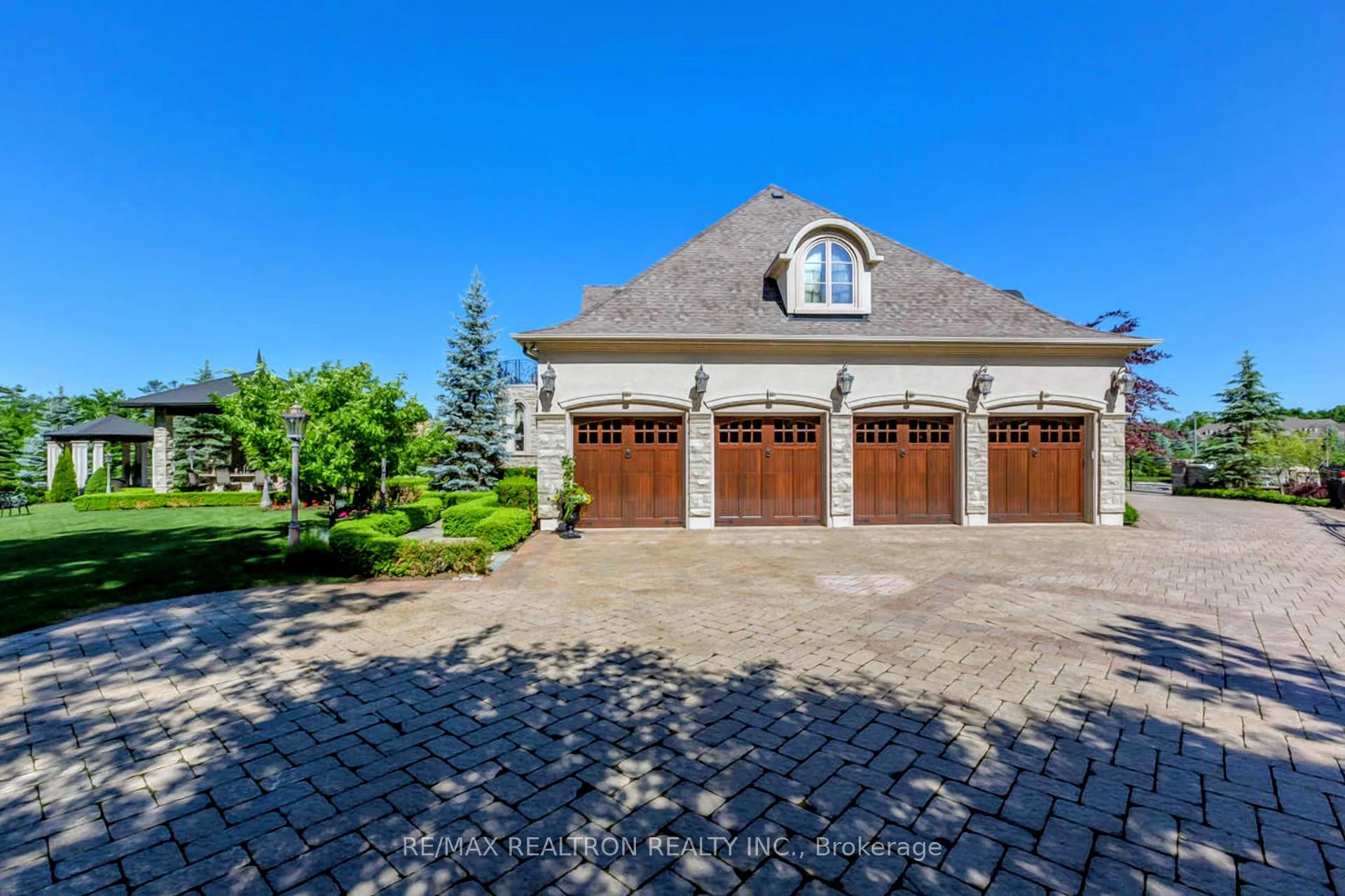 Photo 10 of 30 Nightfall Court, Vaughan, Kleinburg — HOMEH