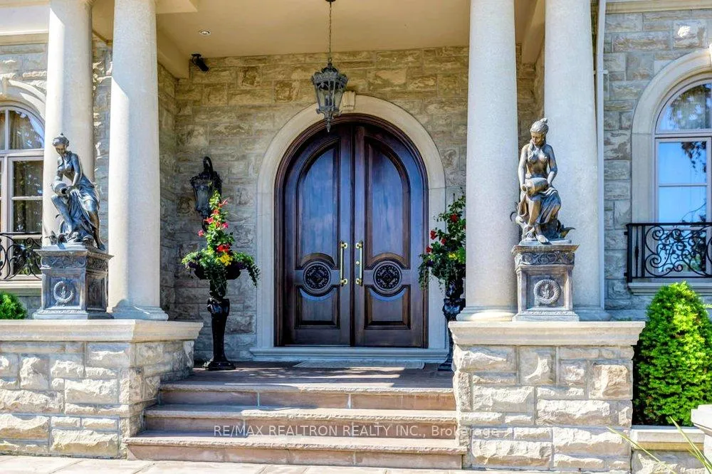 Photo 11 of 30 Nightfall Court, Vaughan, Kleinburg — HOMEH