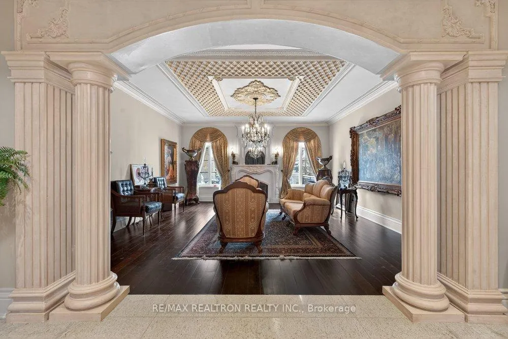 Photo 16 of 30 Nightfall Court, Vaughan, Kleinburg — HOMEH