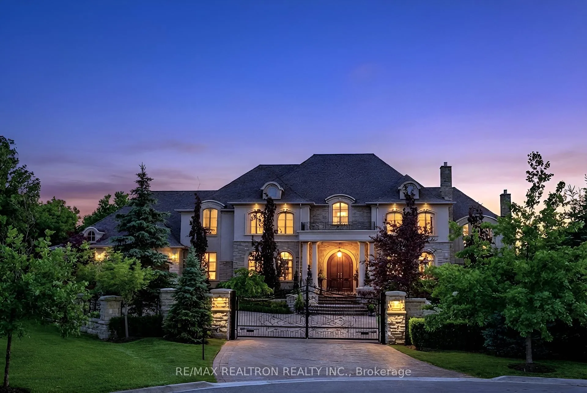 Photo 1 of 30 Nightfall Court, Vaughan, Kleinburg — HOMEH