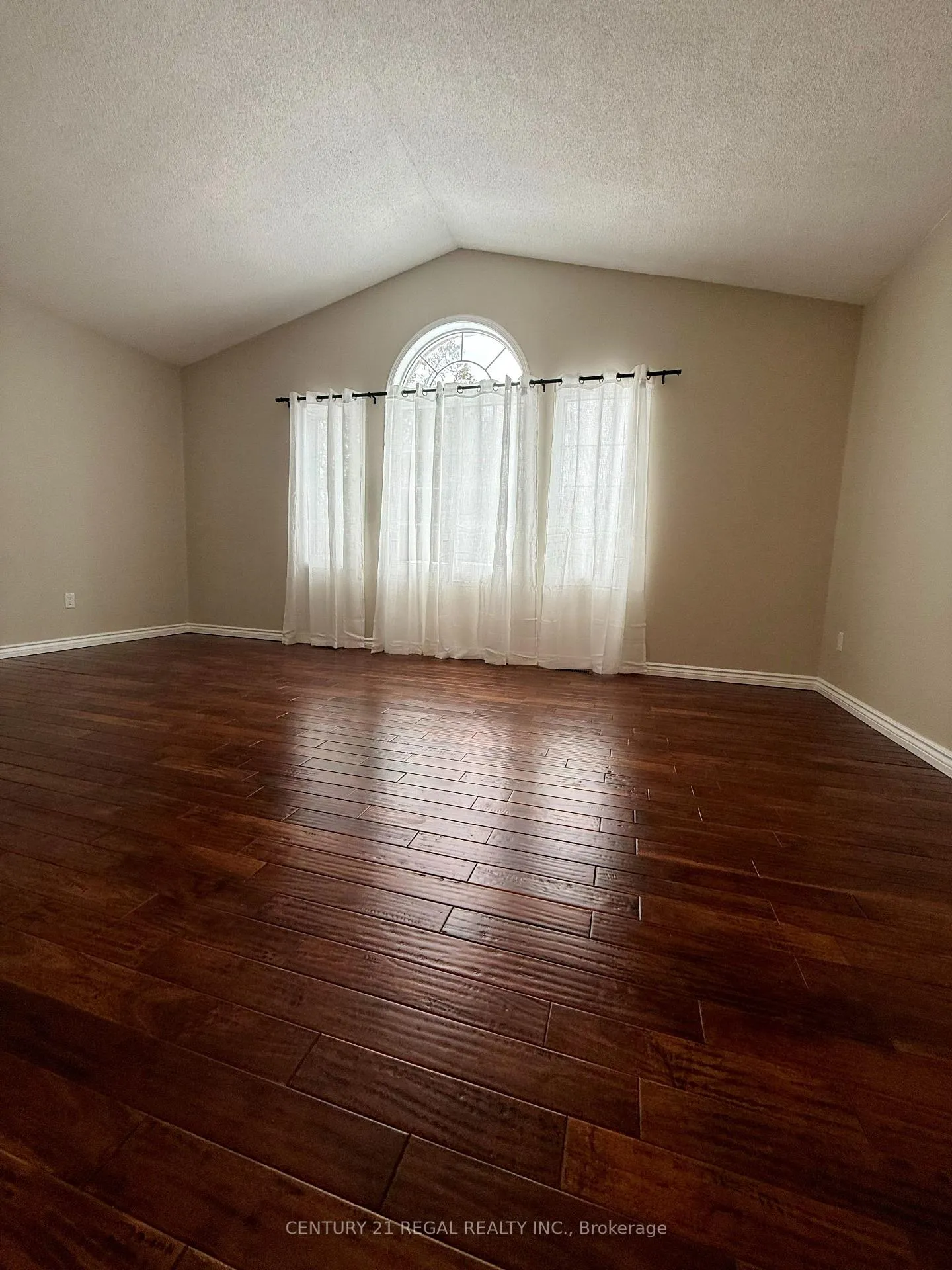 Photo 5 of 1901 Pine Grove Avenue, Pickering, Highbush — HOMEH