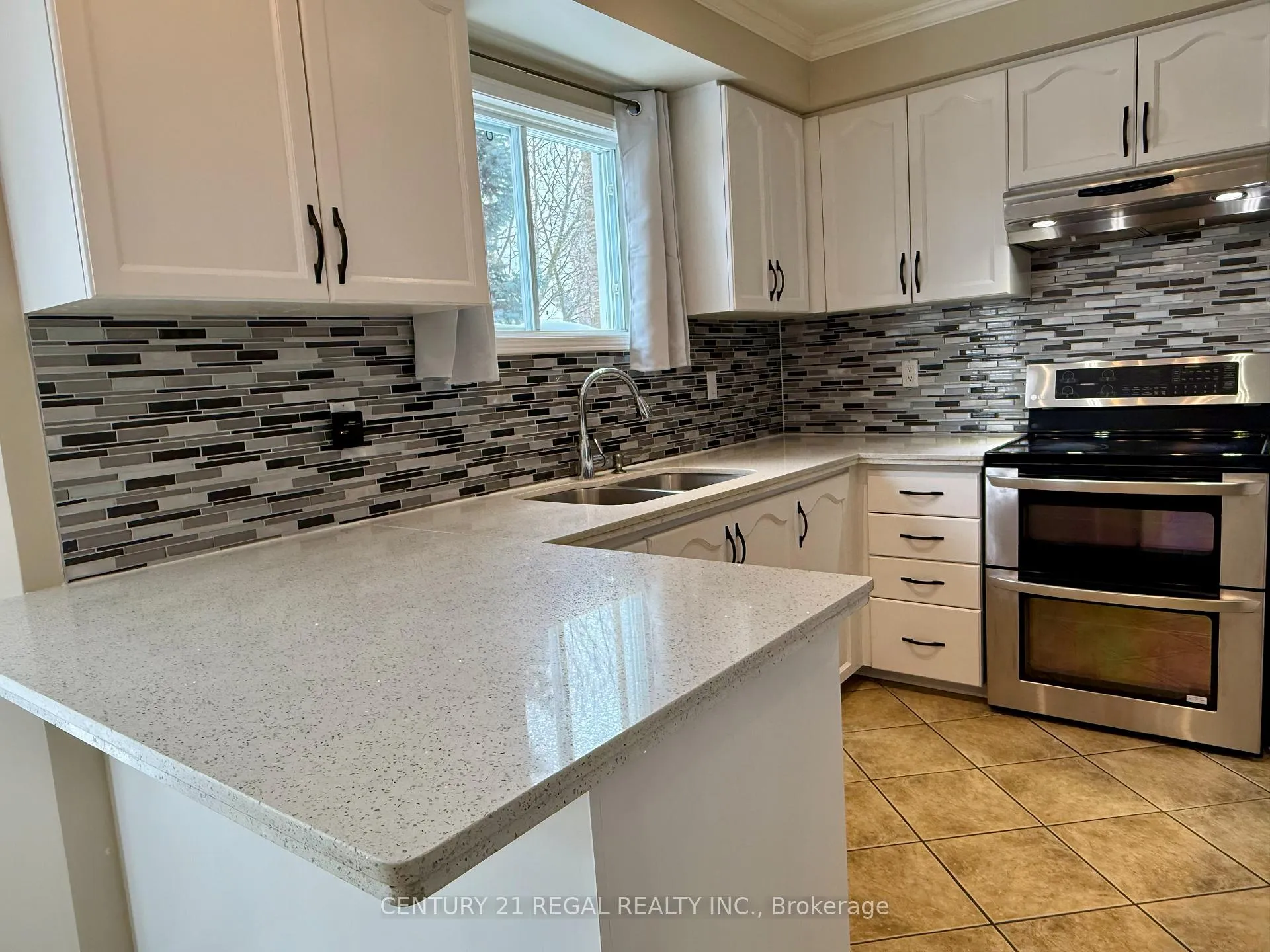 Photo 15 of 1901 Pine Grove Avenue, Pickering, Highbush — HOMEH