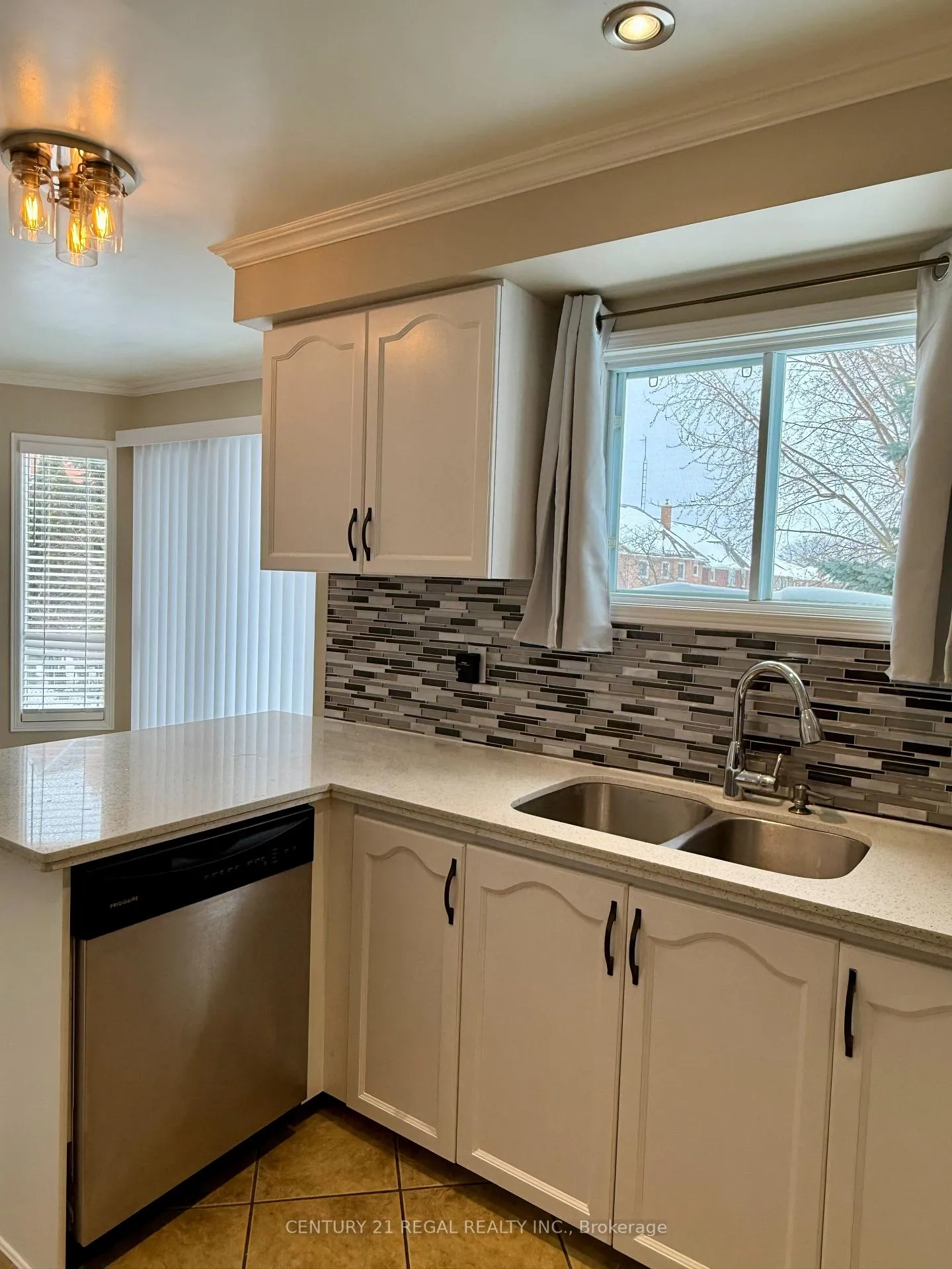 Photo 18 of 1901 Pine Grove Avenue, Pickering, Highbush — HOMEH