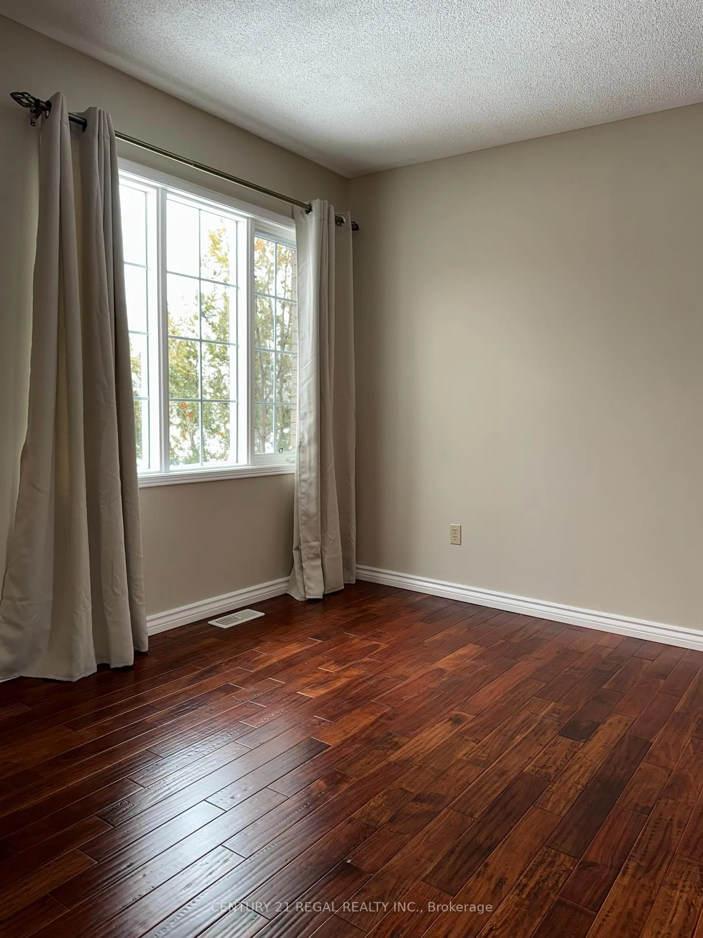 Photo 32 of 1901 Pine Grove Avenue, Pickering, Highbush — HOMEH