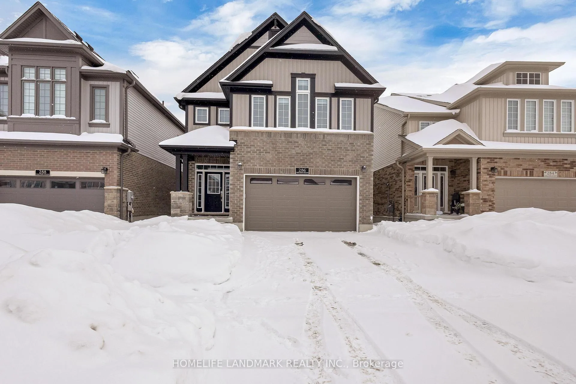 Front of 286 Chokecherry Crescent