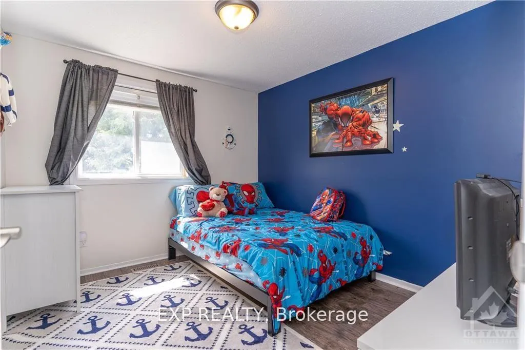 Photo 10 of 43 Exeter Drive, Ottawa, Barrhaven - On the Green — HOMEH