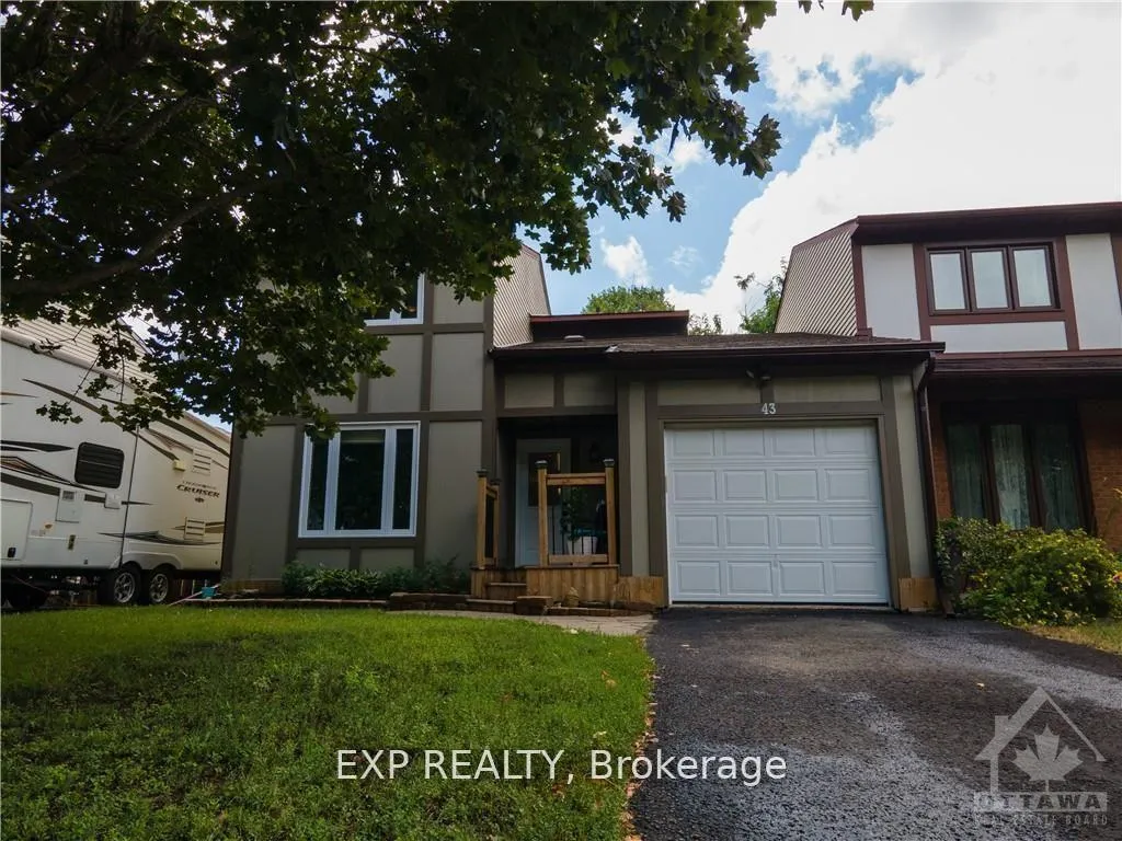 Photo 19 of 43 Exeter Drive, Ottawa, Barrhaven - On the Green — HOMEH