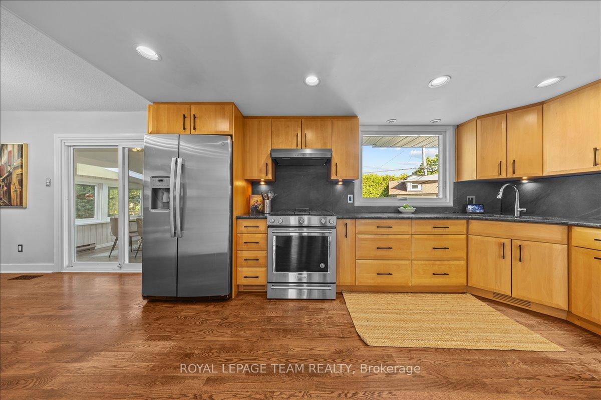 Photo 7 of 1371 Pebble Road, Ottawa, South Keys — HOMEH