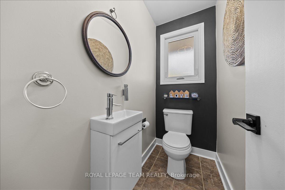 Photo 18 of 1371 Pebble Road, Ottawa, South Keys — HOMEH
