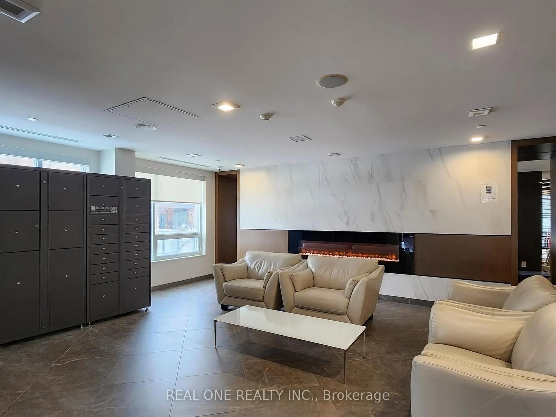 Photo 3 of Unit #306, 1 Uptown Drive, Markham, Unionville — HOMEH