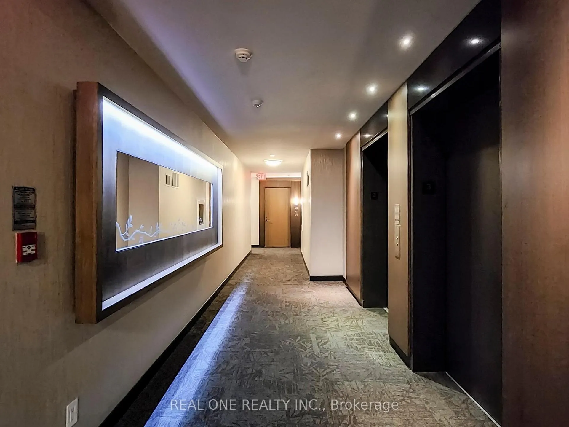 Photo 4 of Unit #306, 1 Uptown Drive, Markham, Unionville — HOMEH