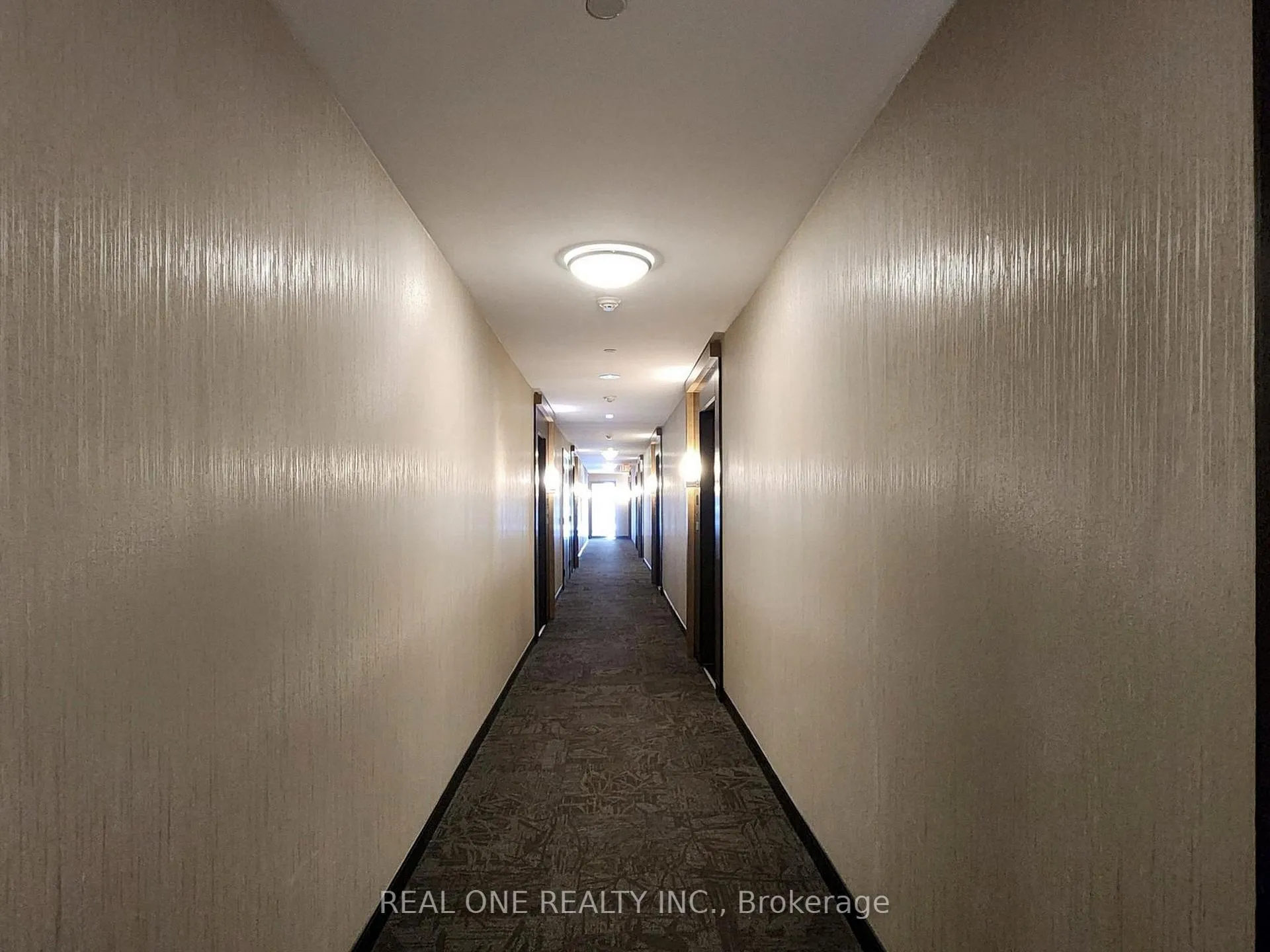 Photo 5 of Unit #306, 1 Uptown Drive, Markham, Unionville — HOMEH