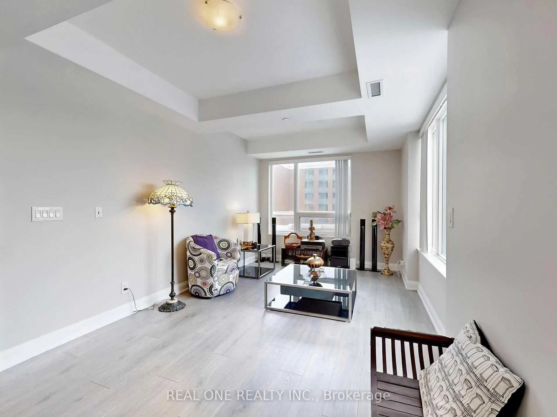 Photo 8 of Unit #306, 1 Uptown Drive, Markham, Unionville — HOMEH