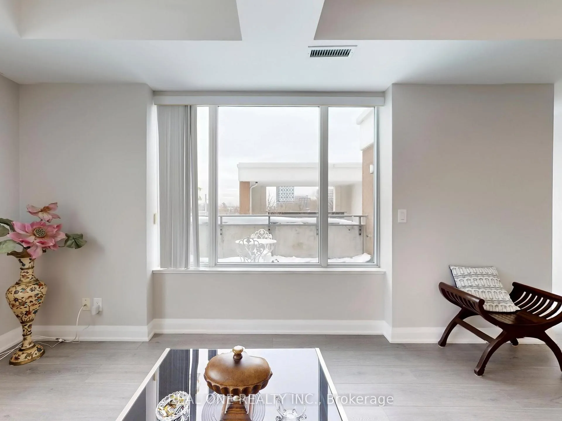 Photo 10 of Unit #306, 1 Uptown Drive, Markham, Unionville — HOMEH