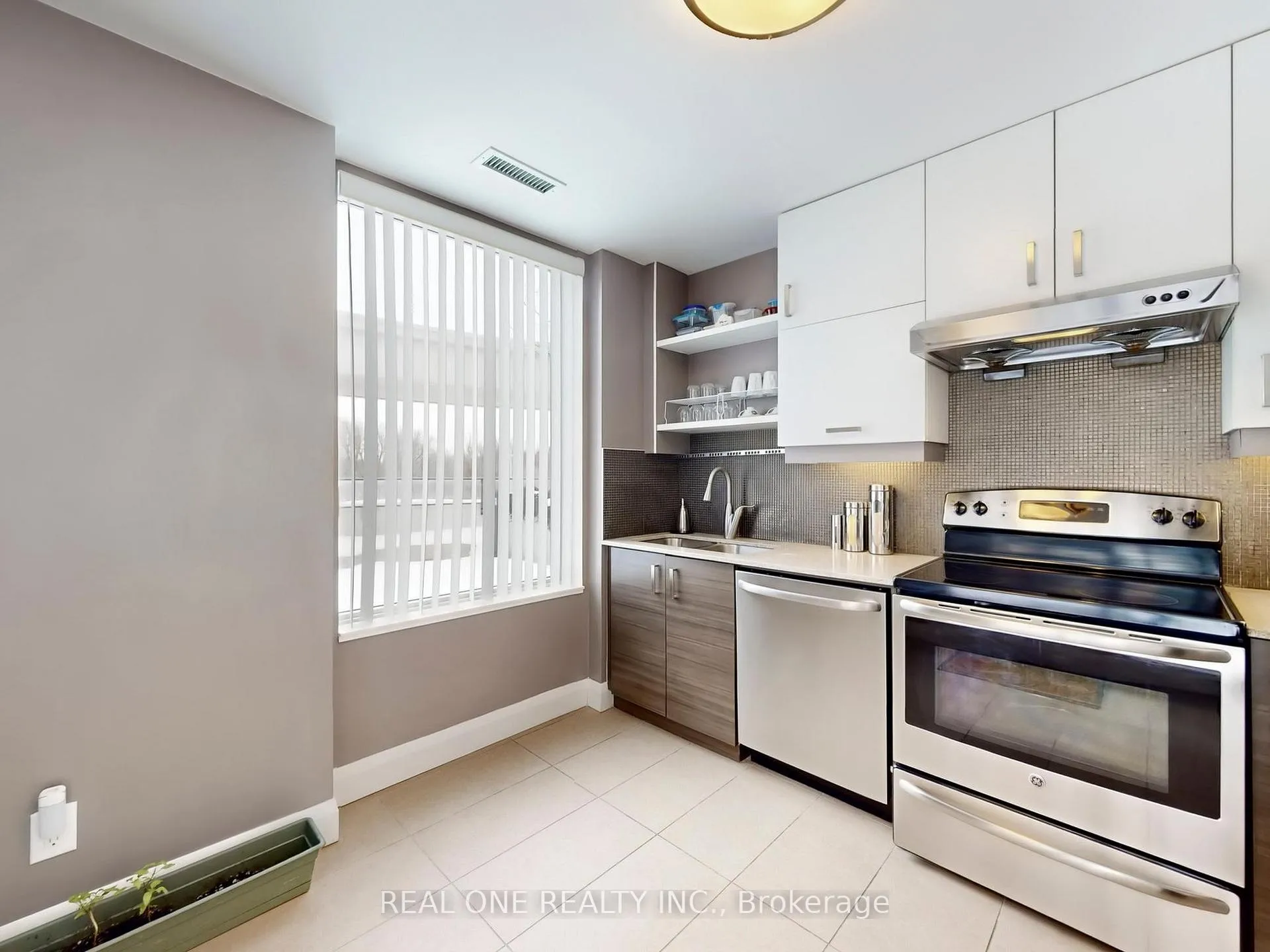 Photo 18 of Unit #306, 1 Uptown Drive, Markham, Unionville — HOMEH