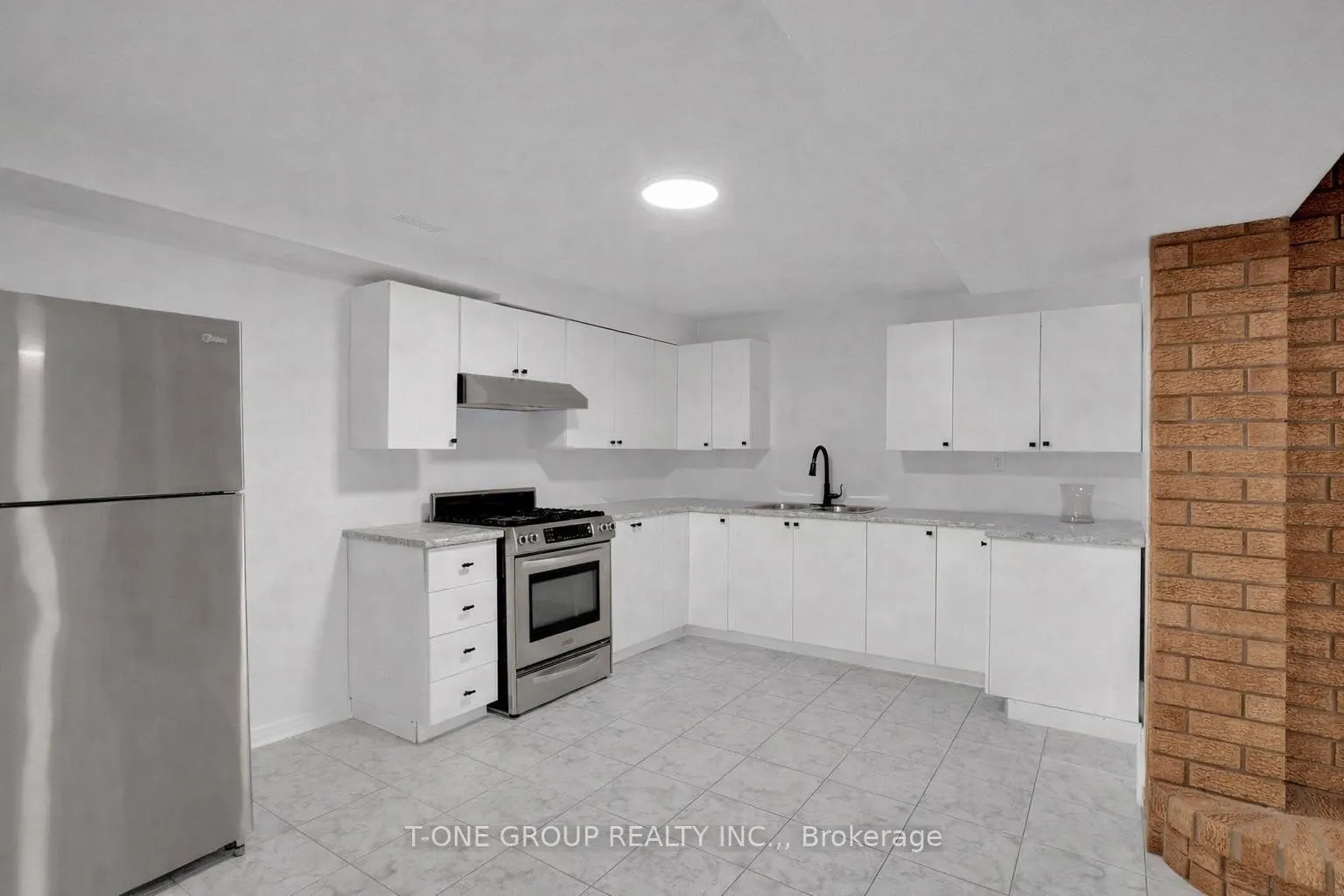 Photo 1 of 71 Links Road, Vaughan, Maple — HOMEH