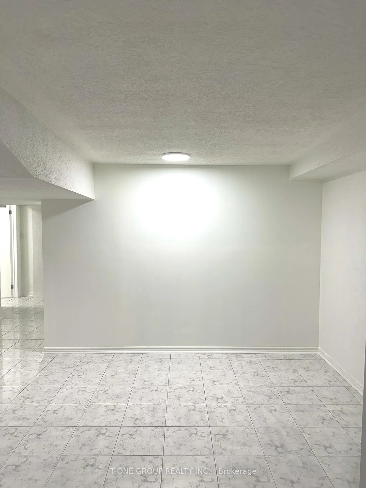 Photo 6 of 71 Links Road, Vaughan, Maple — HOMEH
