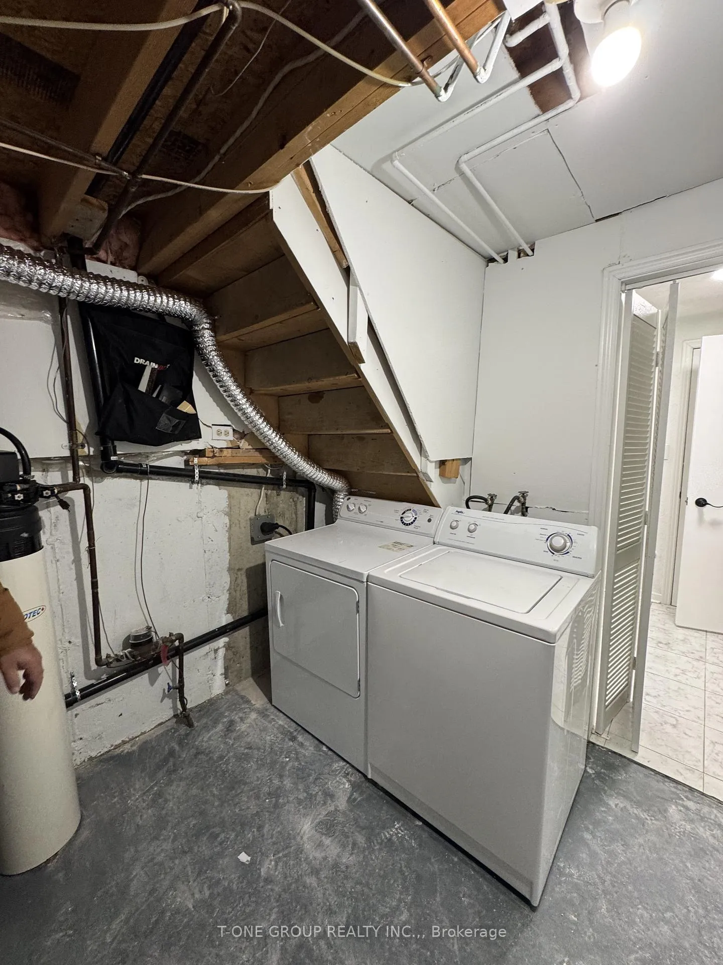 Photo 7 of 71 Links Road, Vaughan, Maple — HOMEH