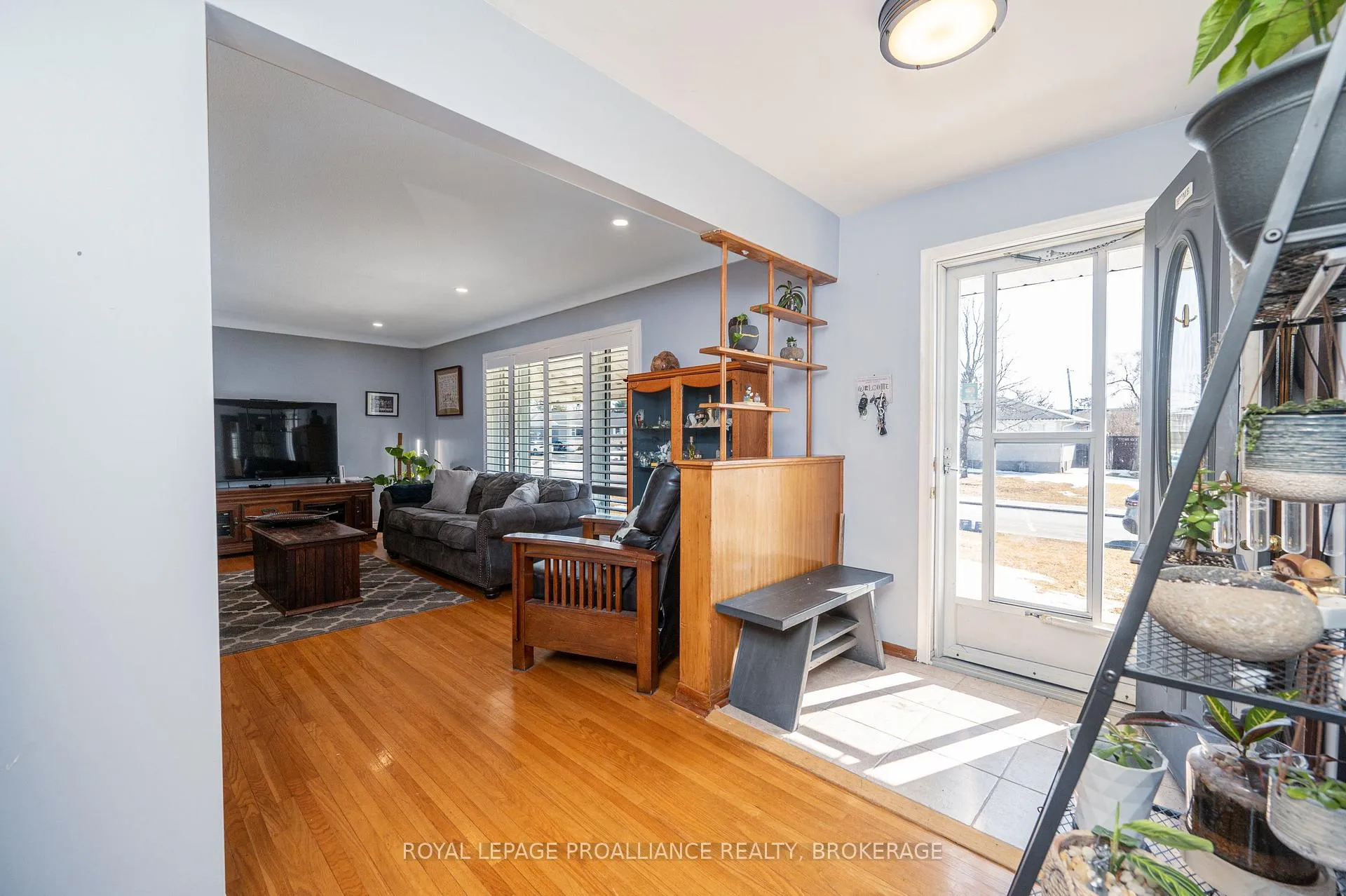 Photo 4 of 70 Briscoe Street, Loyalist, Amherstview — HOMEH