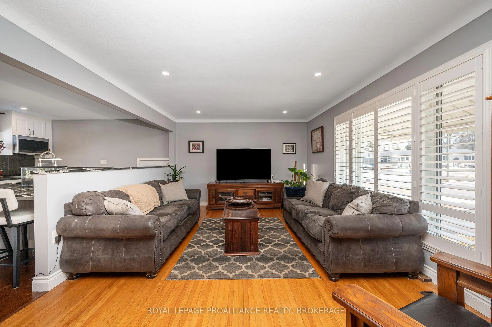 Photo 5 of 70 Briscoe Street, Loyalist, Amherstview — HOMEH