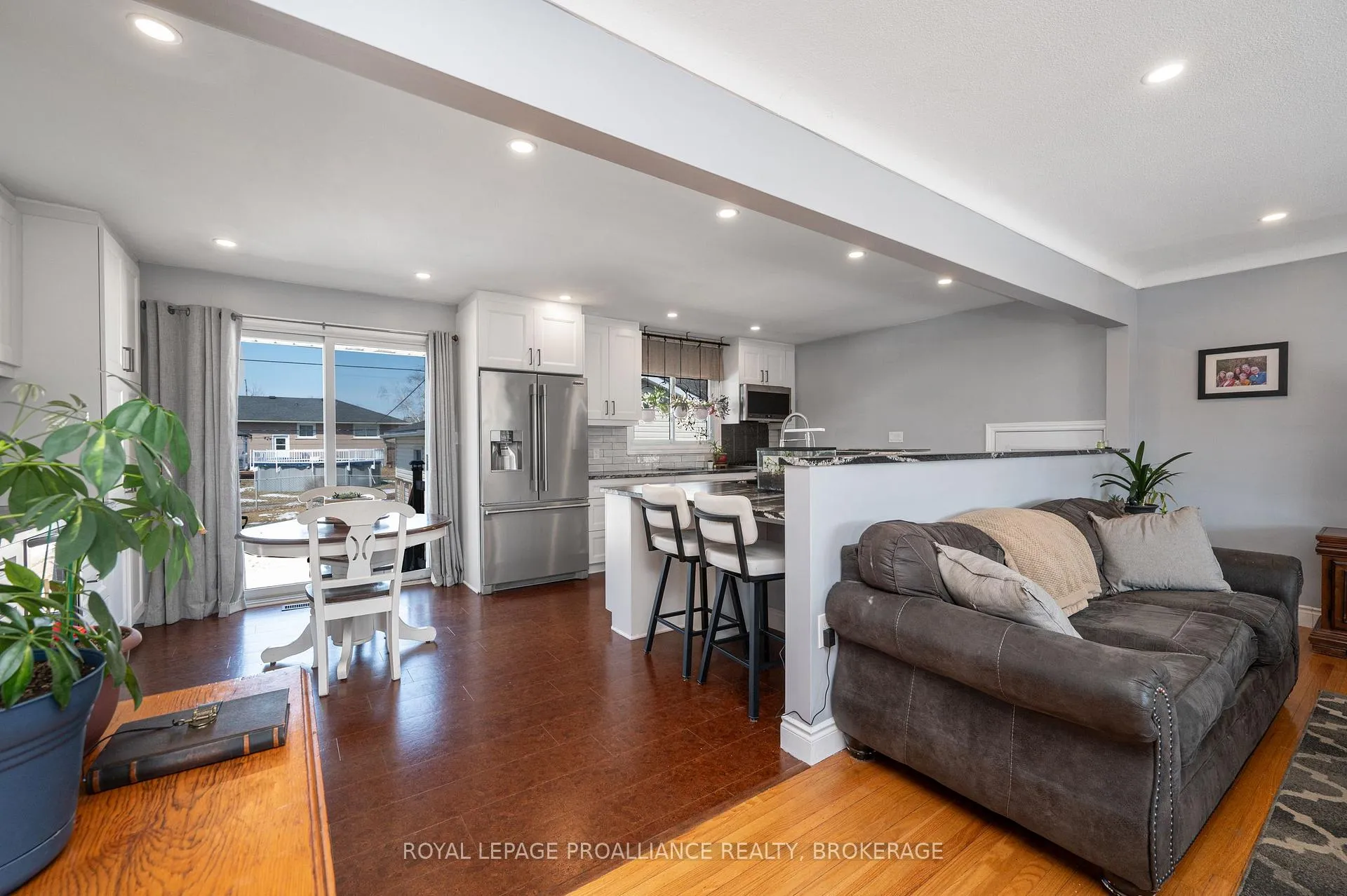 Photo 7 of 70 Briscoe Street, Loyalist, Amherstview — HOMEH