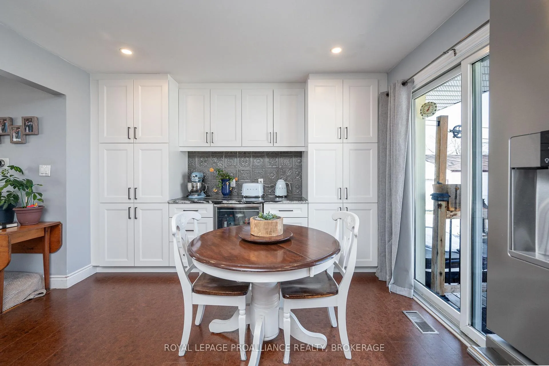 Photo 9 of 70 Briscoe Street, Loyalist, Amherstview — HOMEH