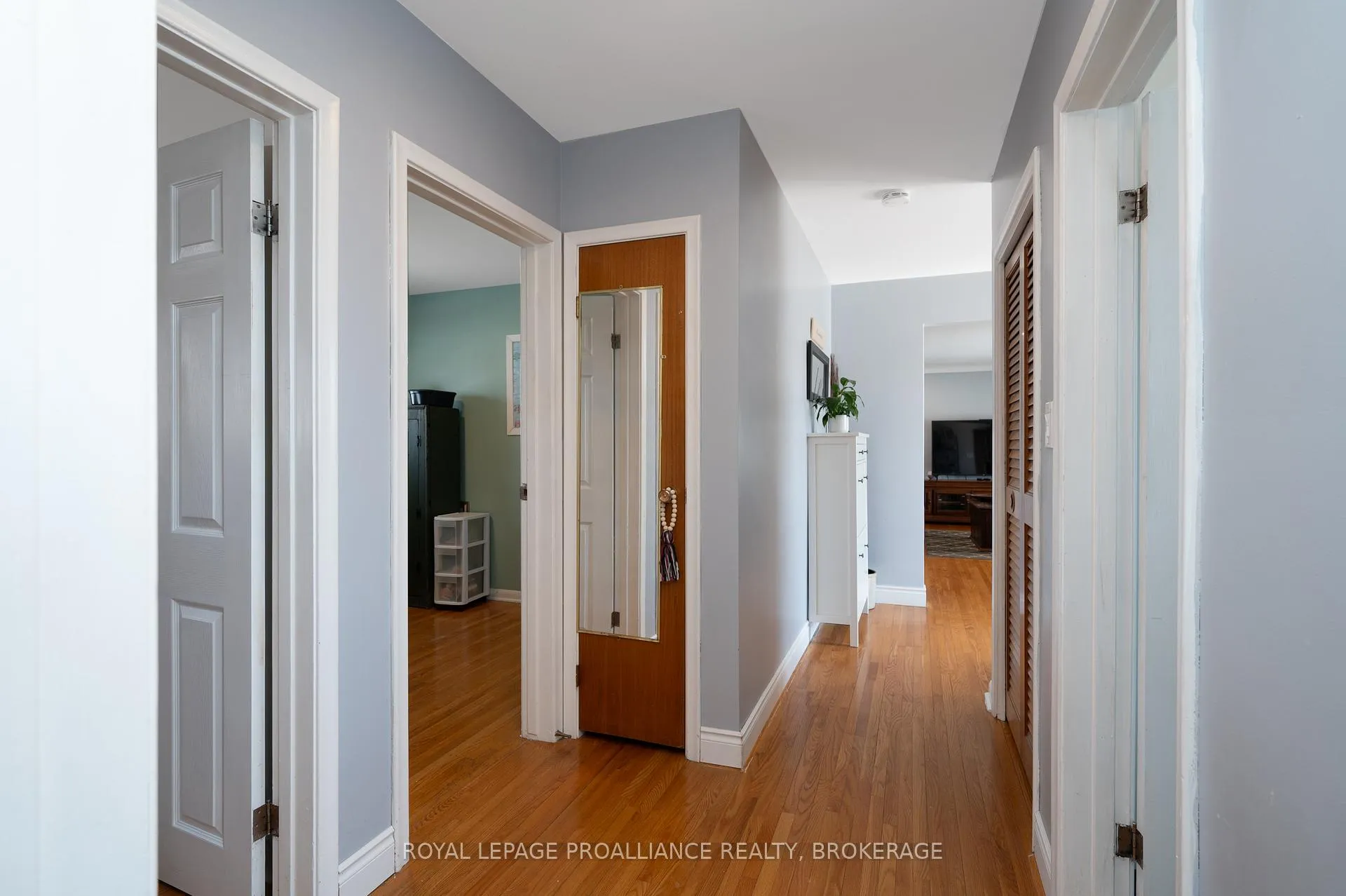 Photo 11 of 70 Briscoe Street, Loyalist, Amherstview — HOMEH